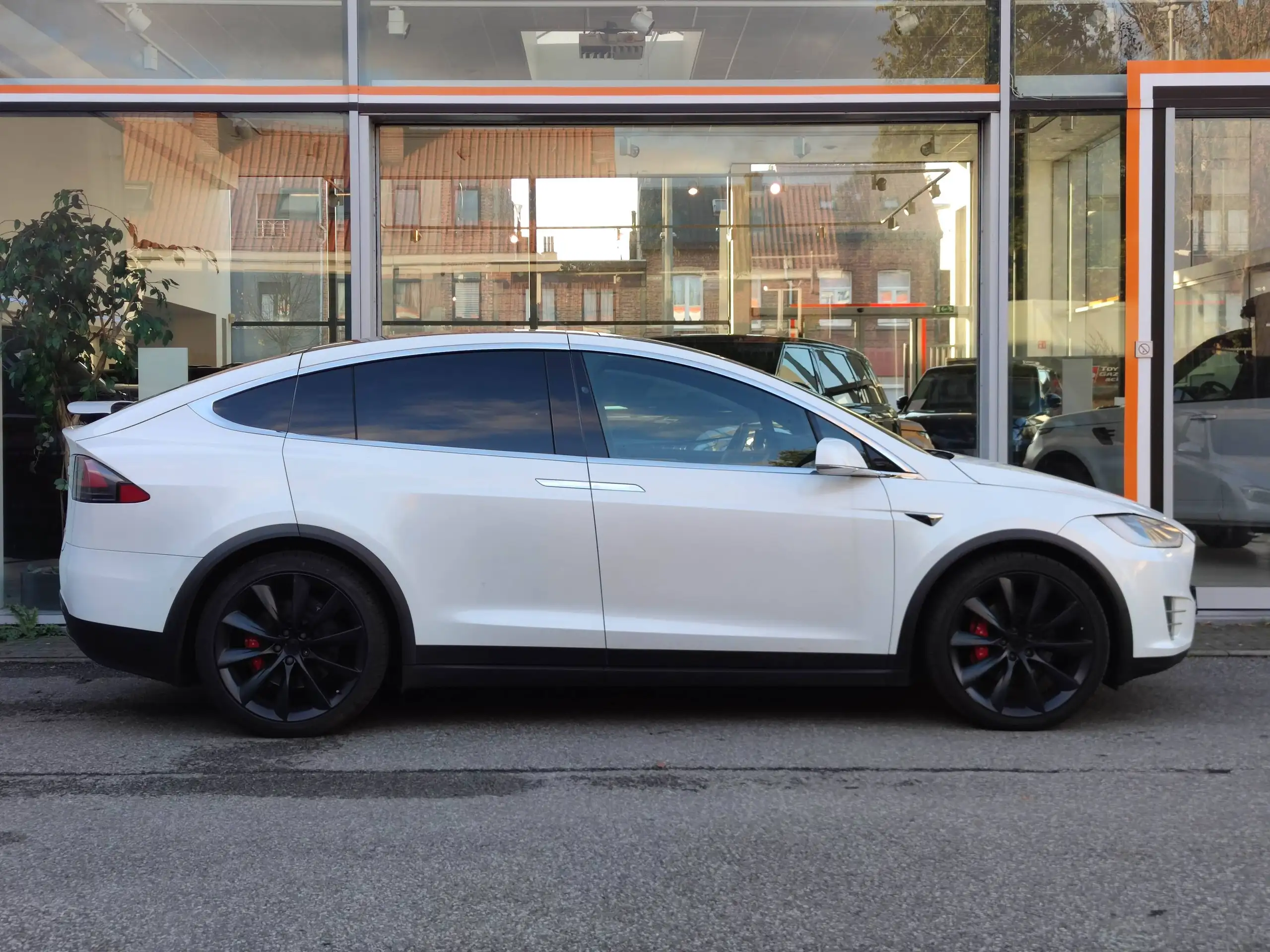 Tesla - Model X