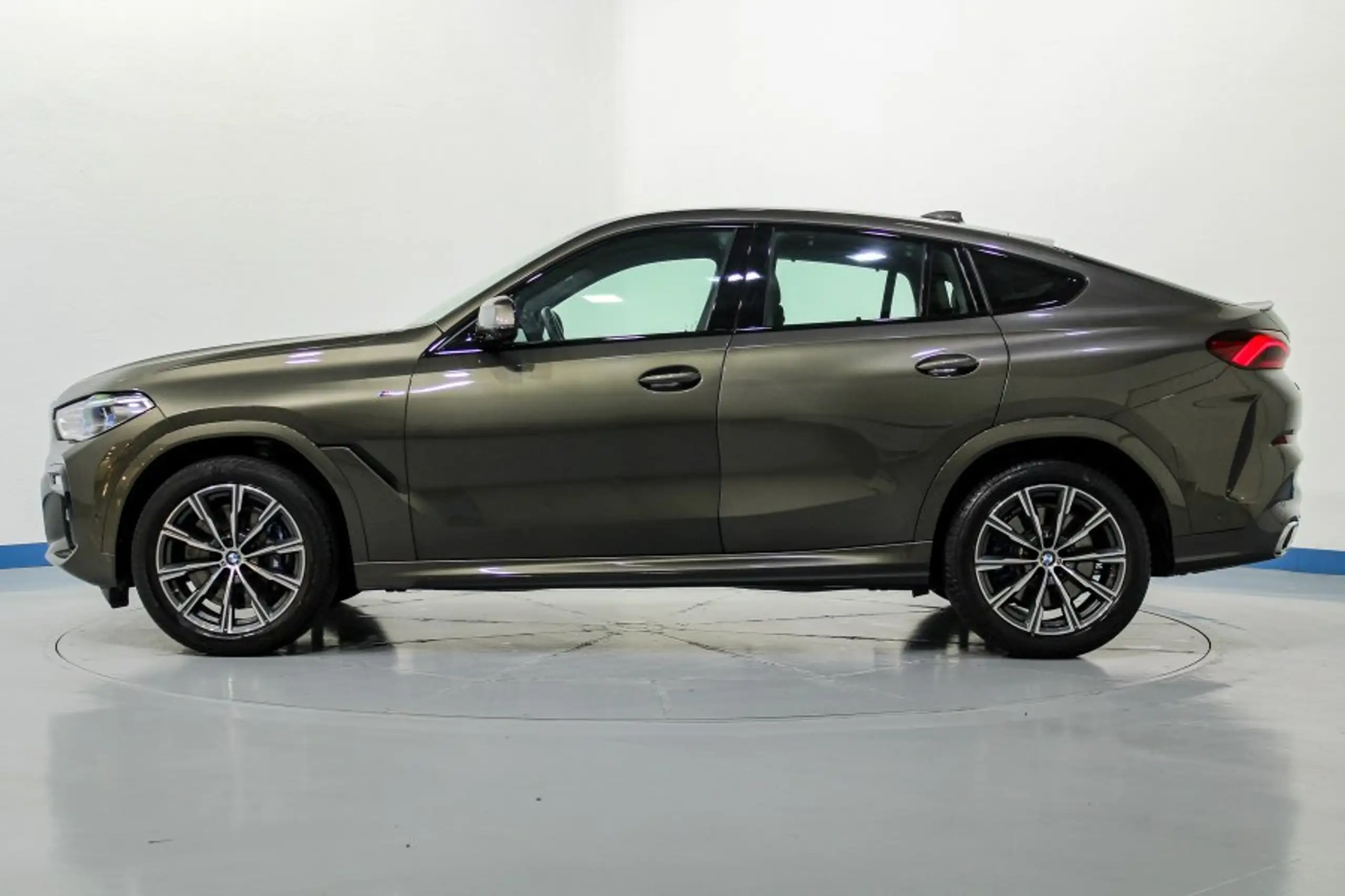 BMW - X6