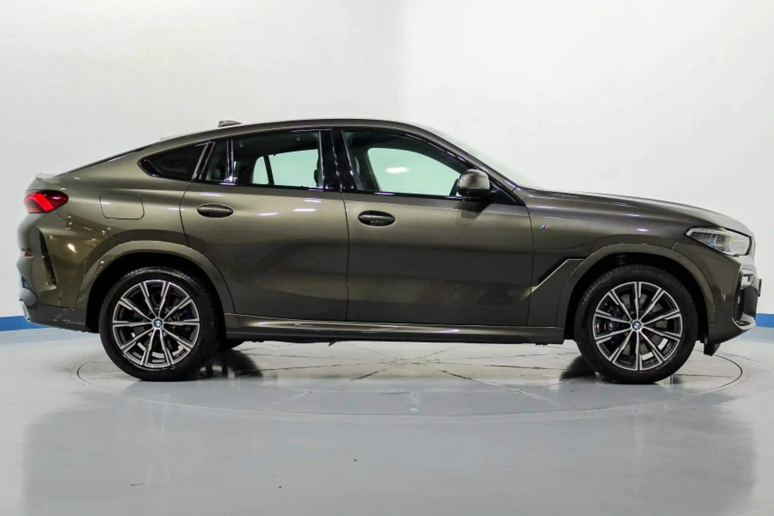 BMW - X6