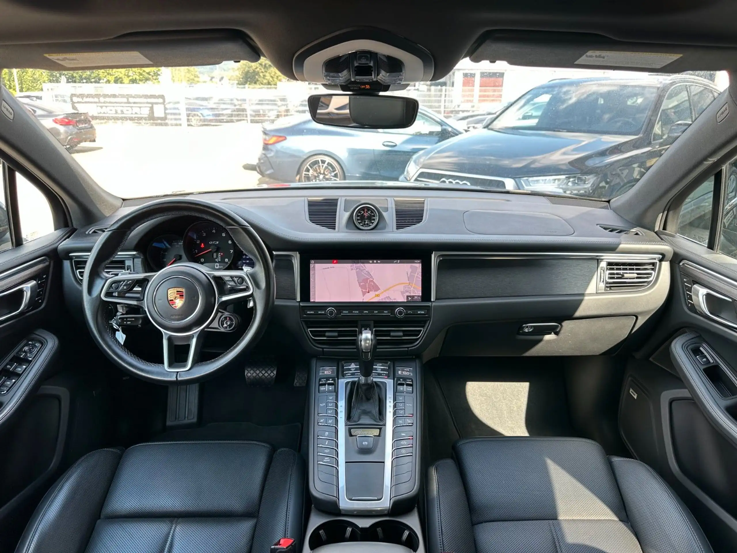 Porsche - Macan