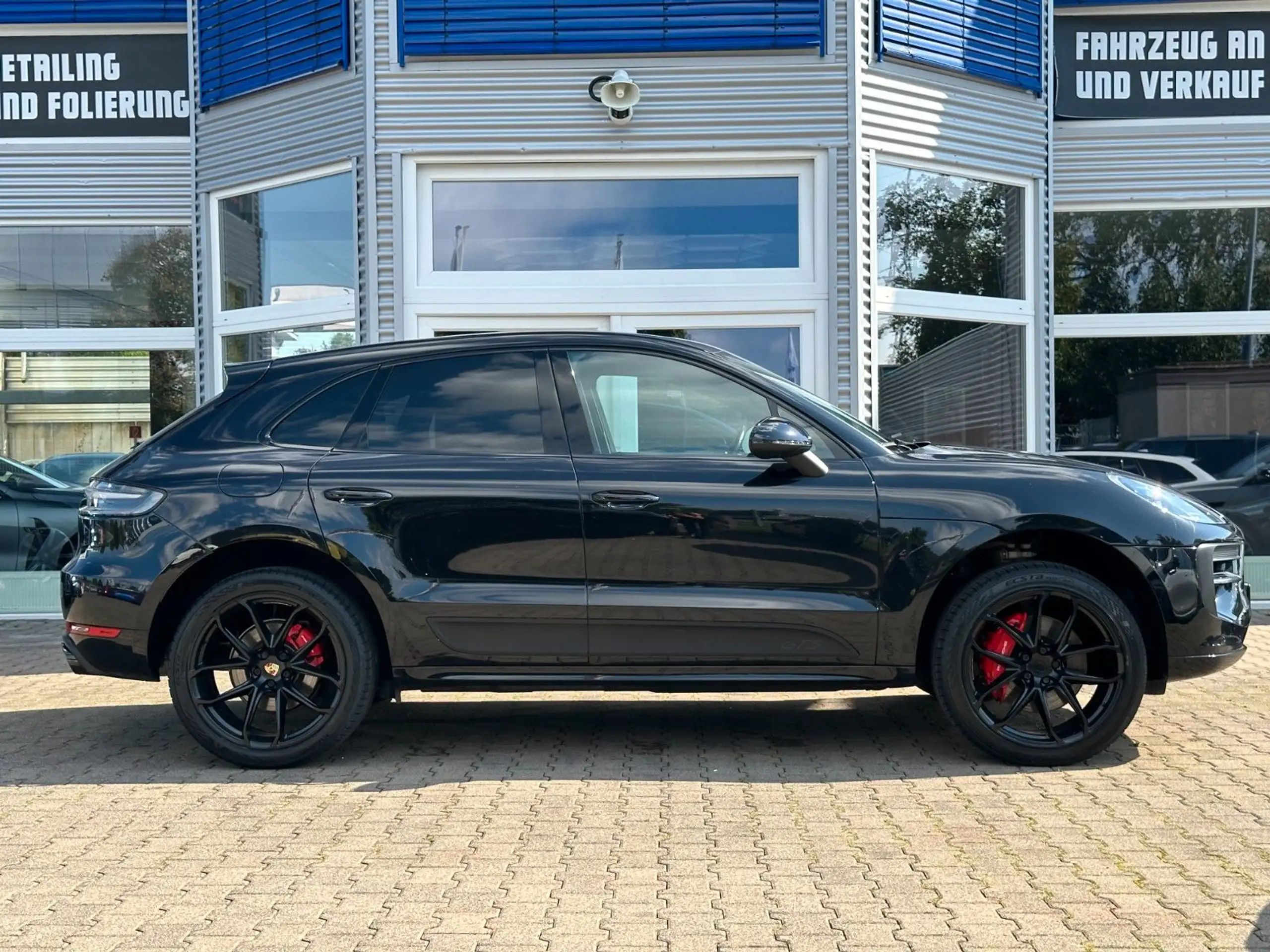 Porsche - Macan