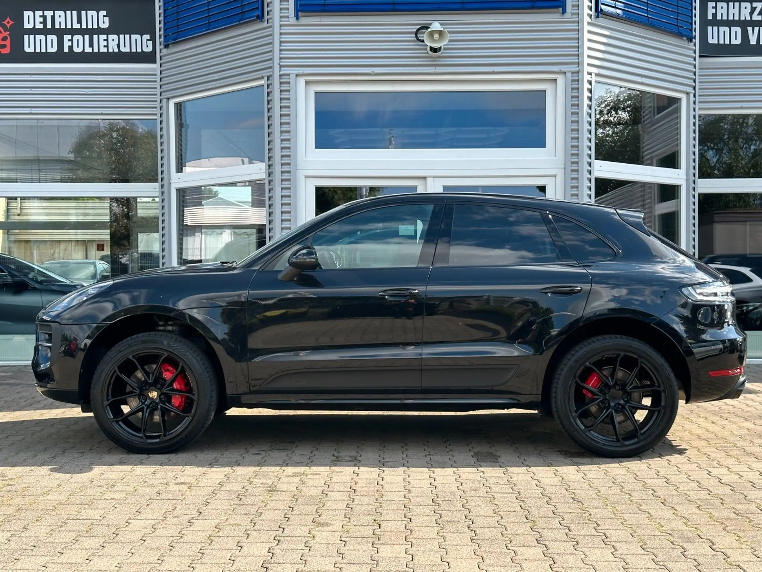 Porsche - Macan