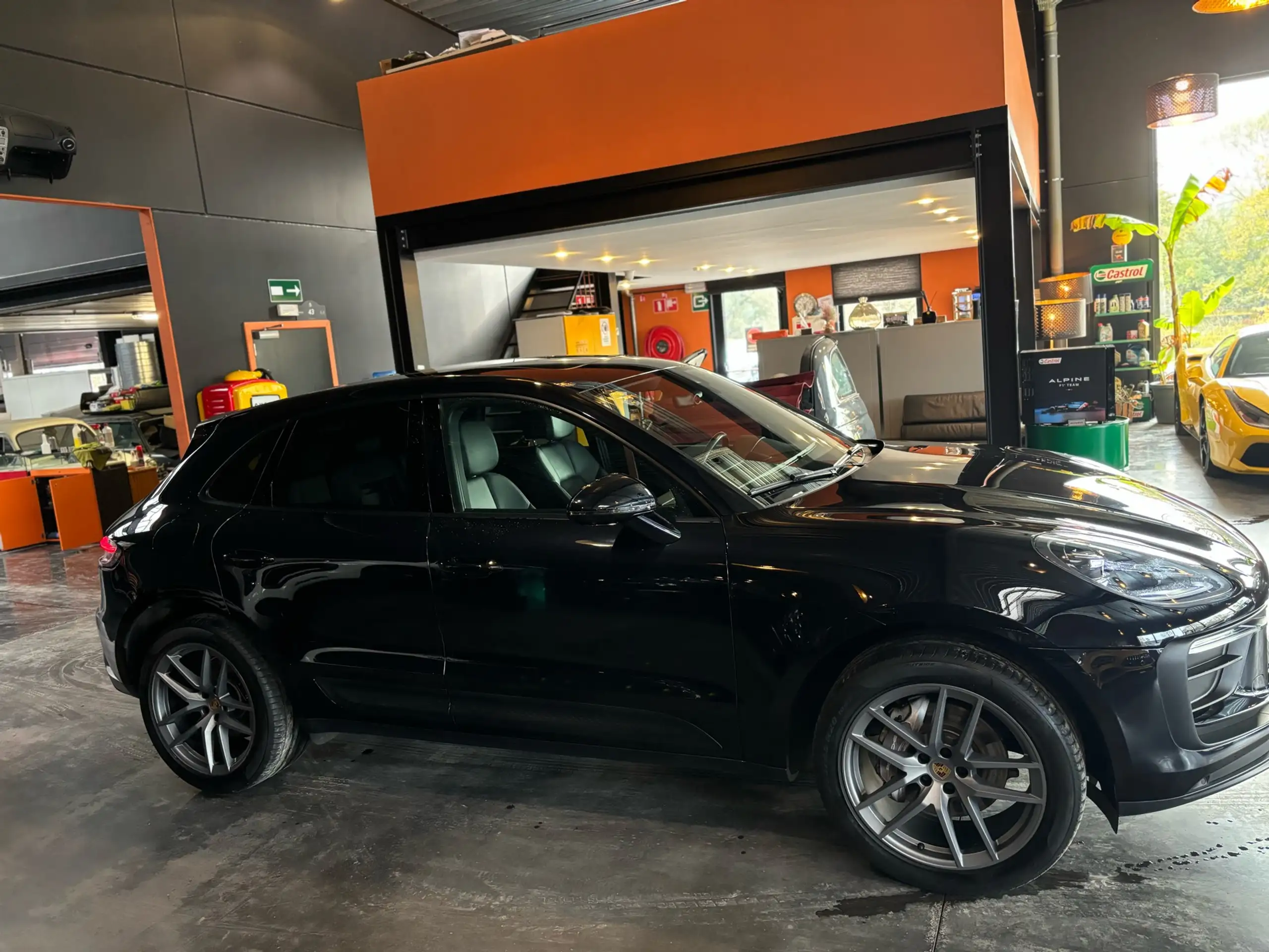 Porsche - Macan