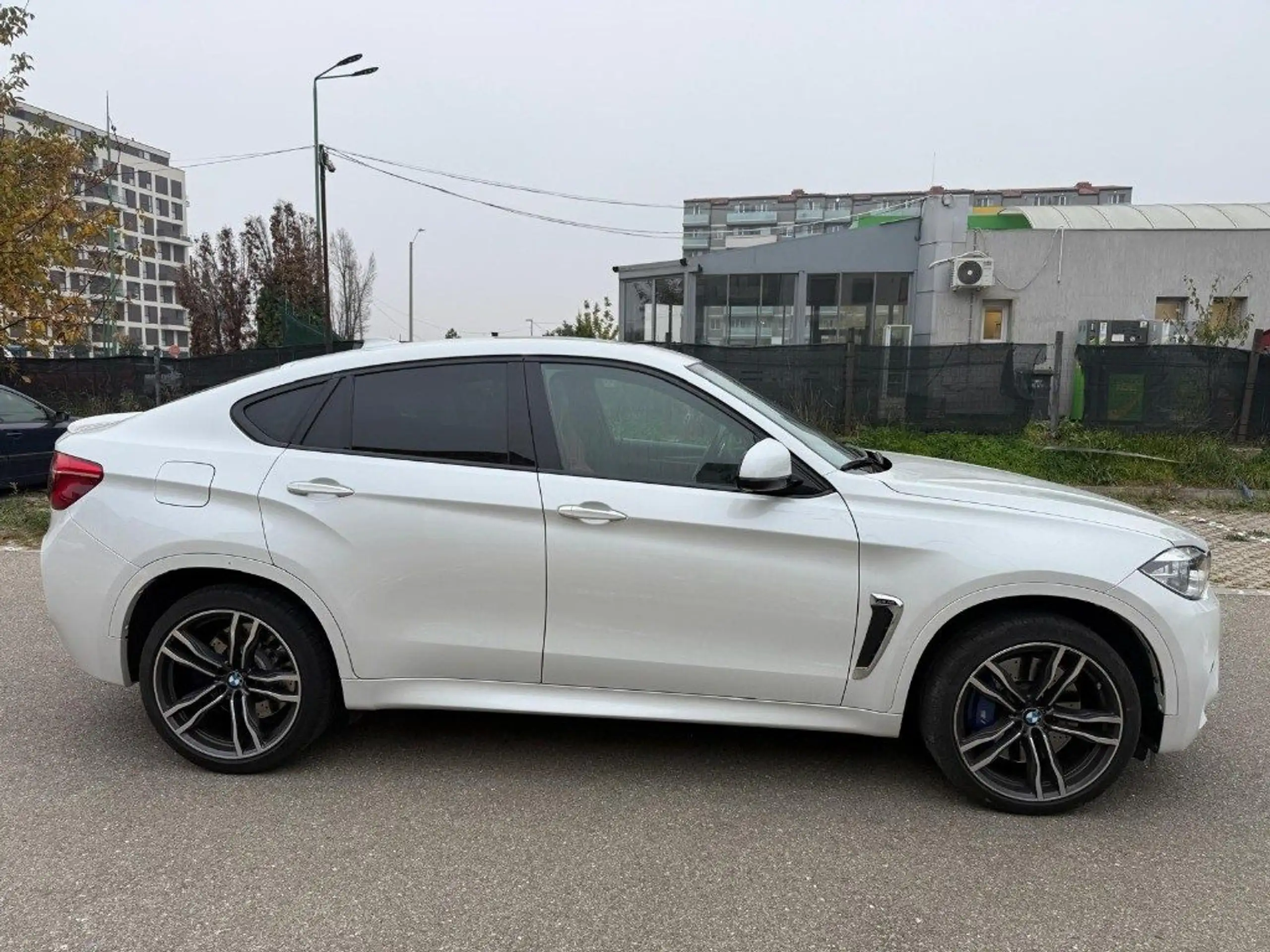 BMW - X6 M