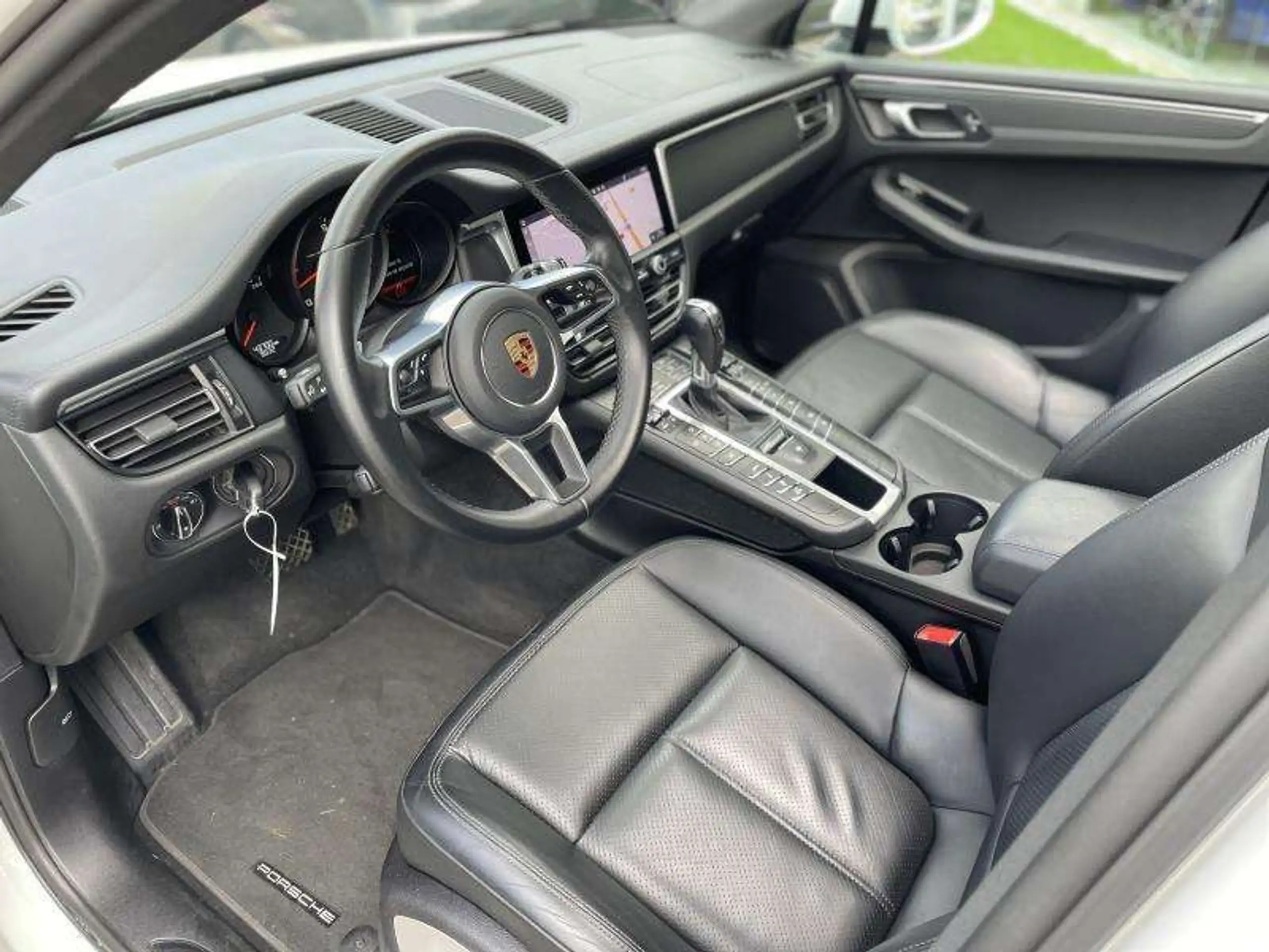 Porsche - Macan