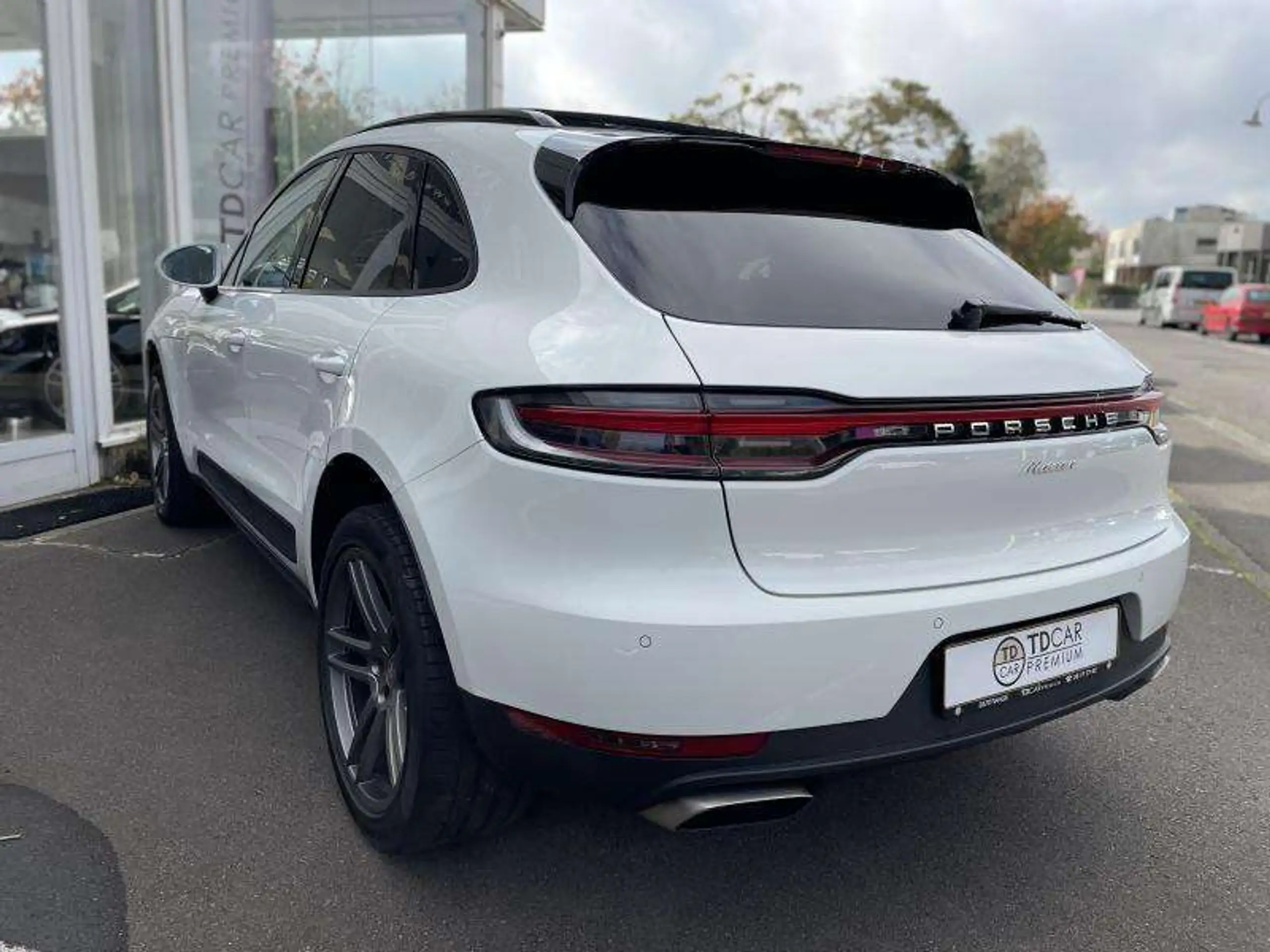 Porsche - Macan