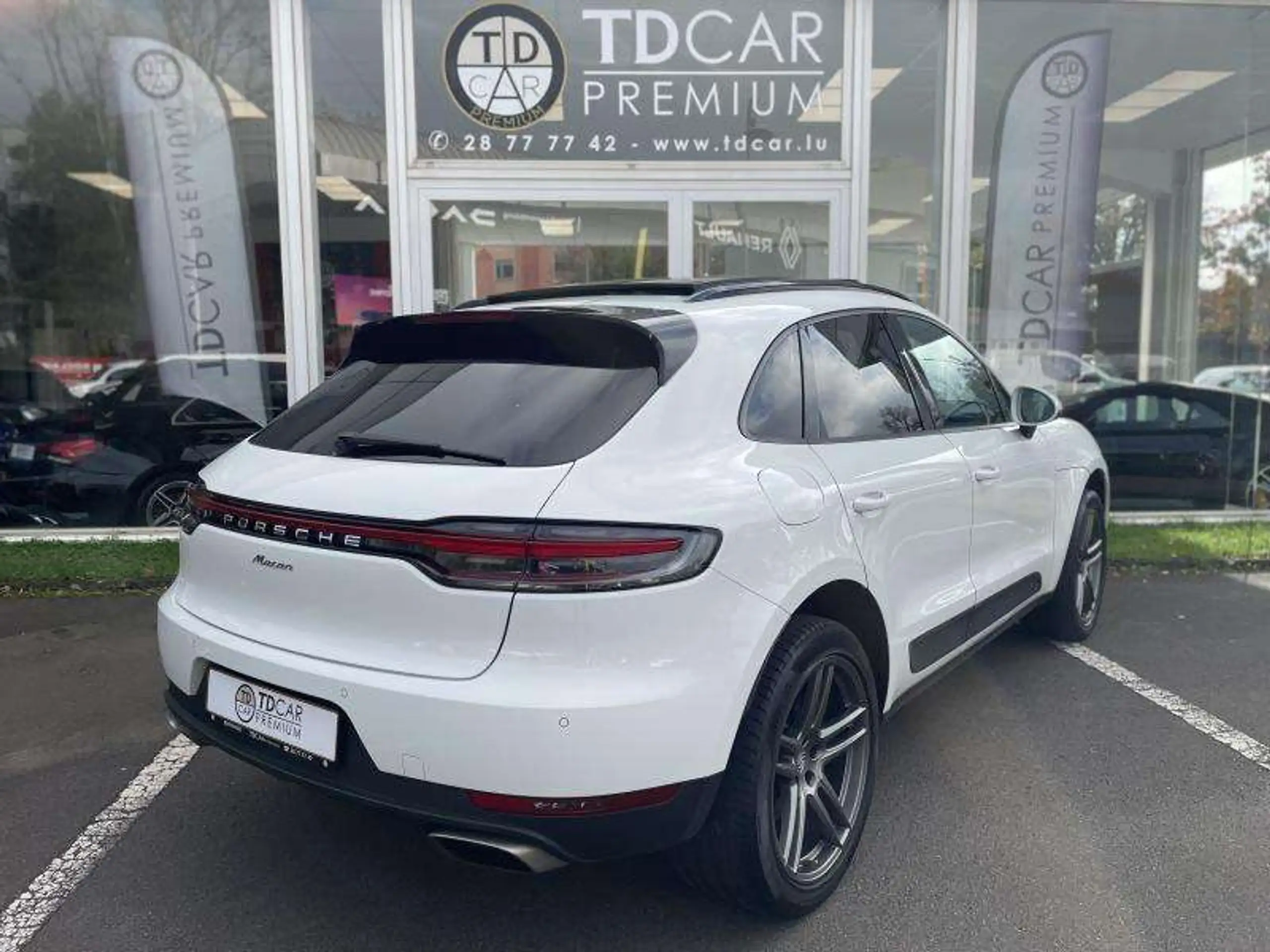 Porsche - Macan