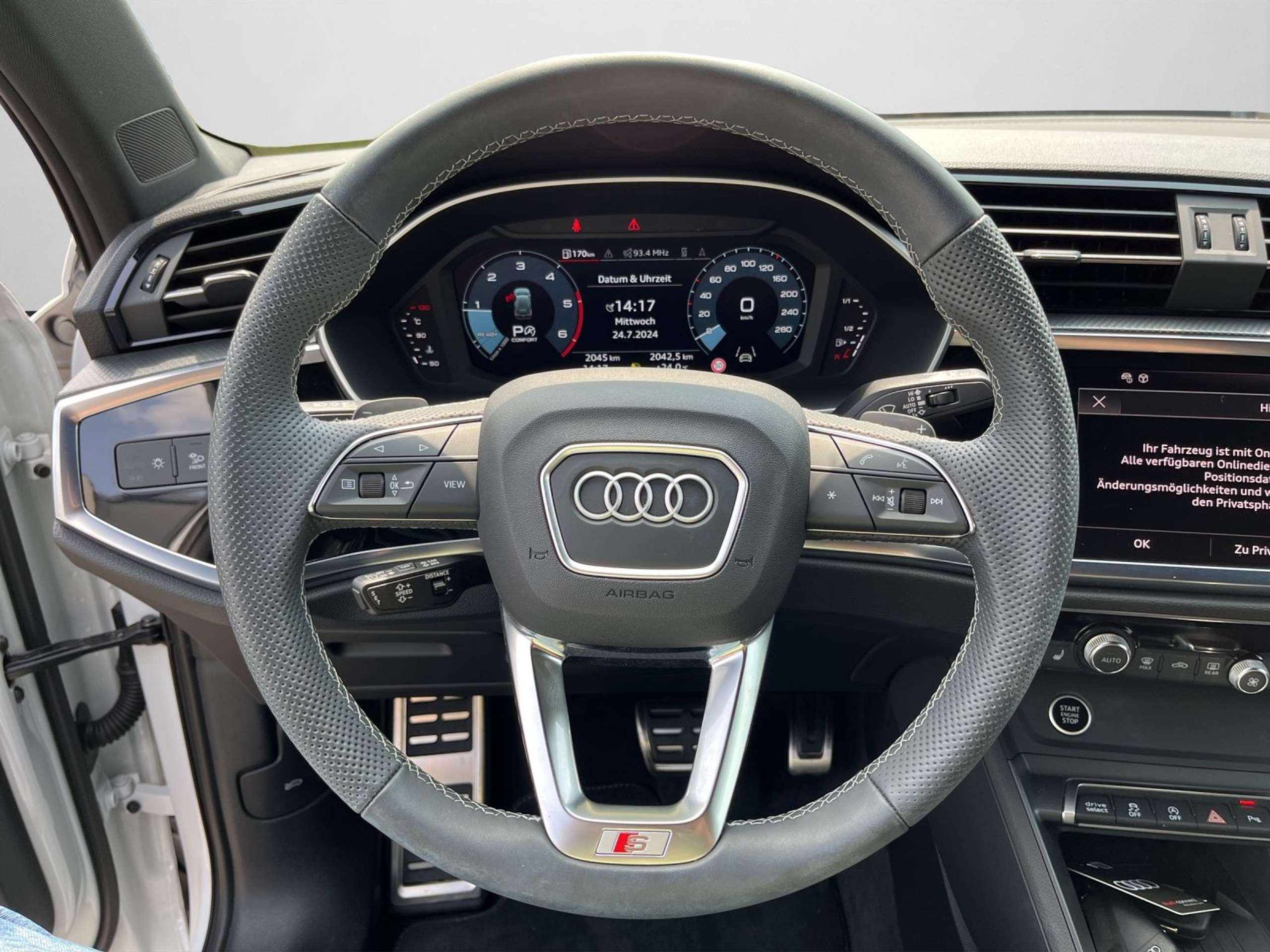 Audi - Q3