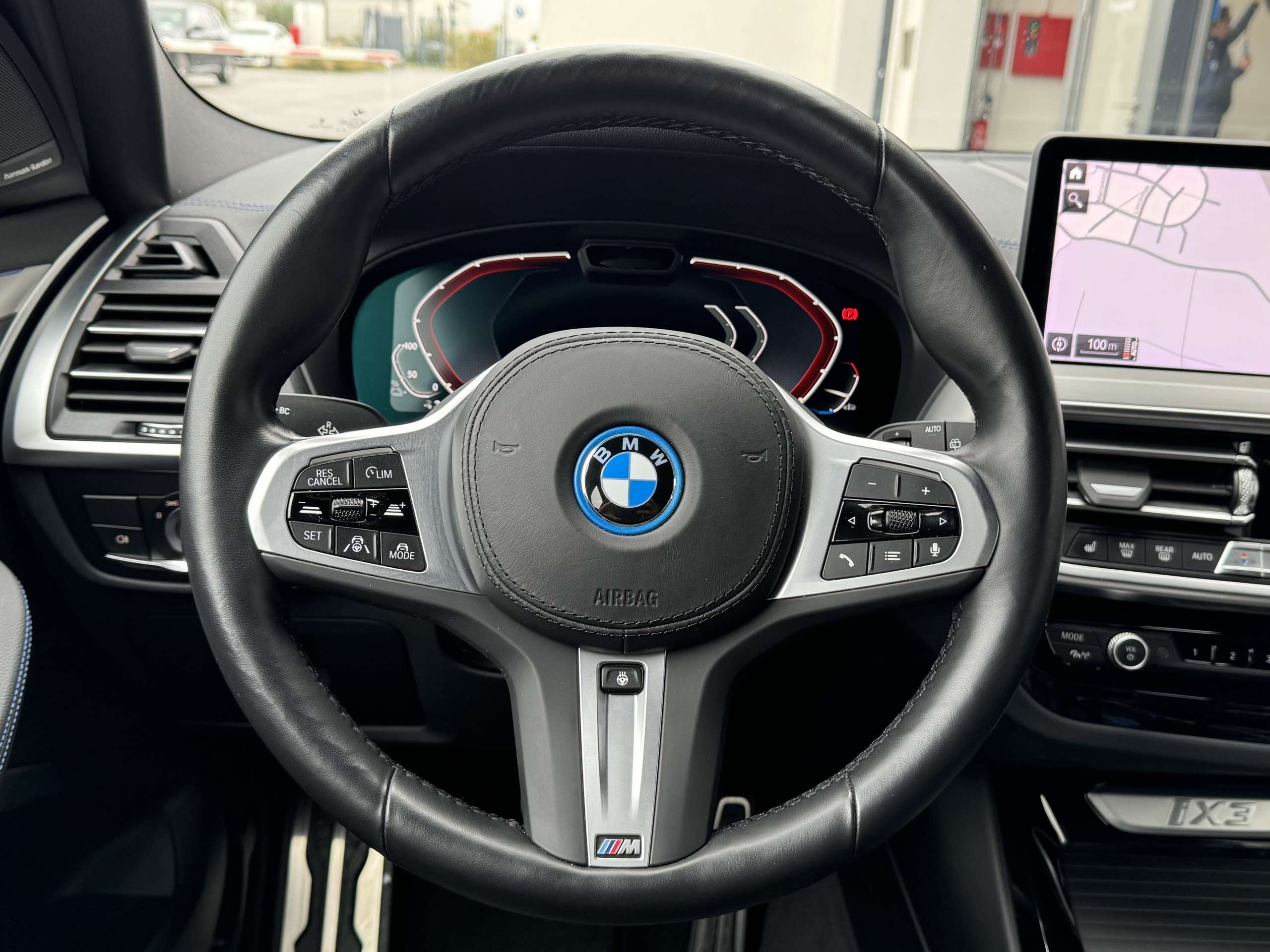 BMW - iX3