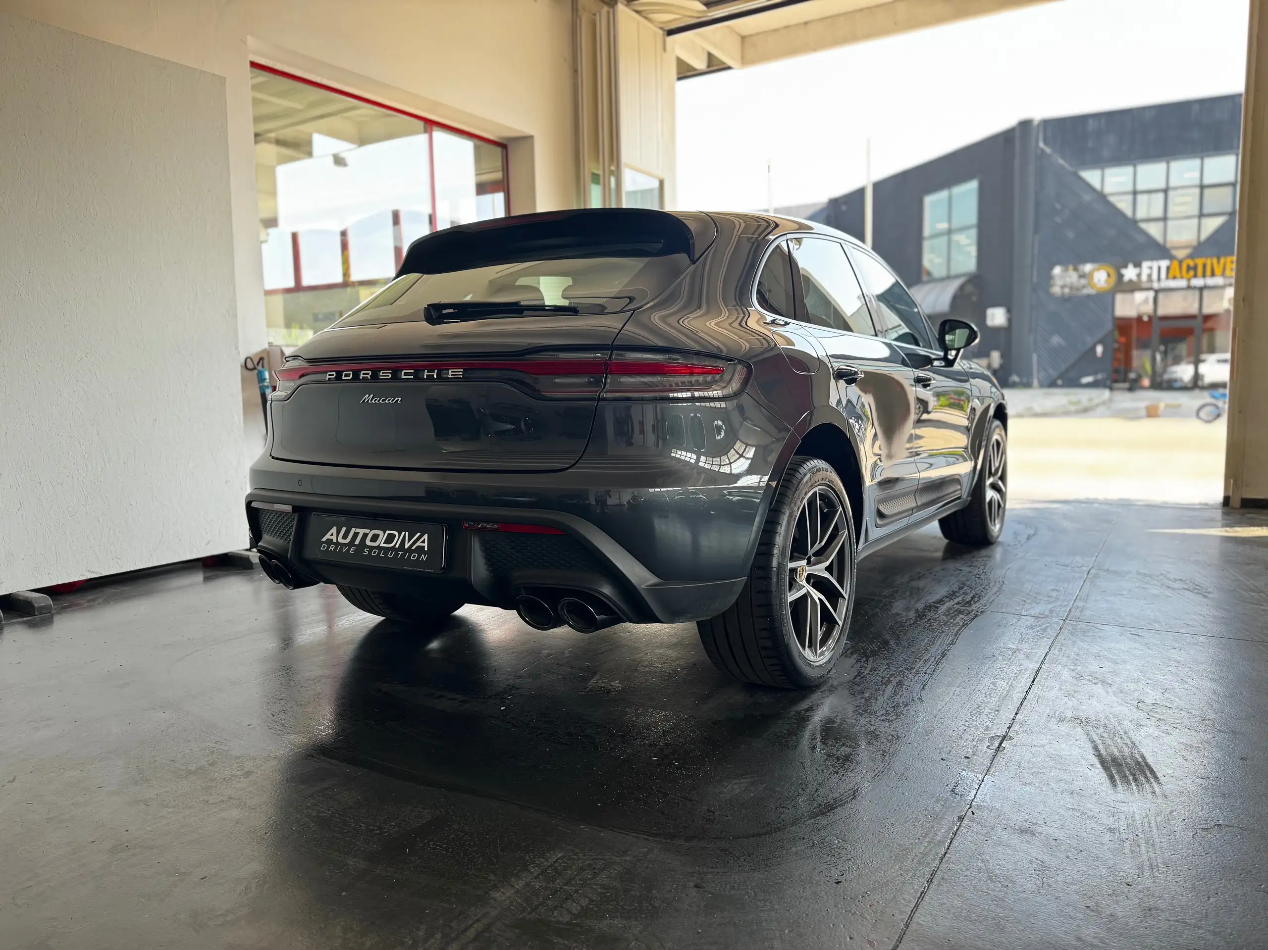 Porsche - Macan