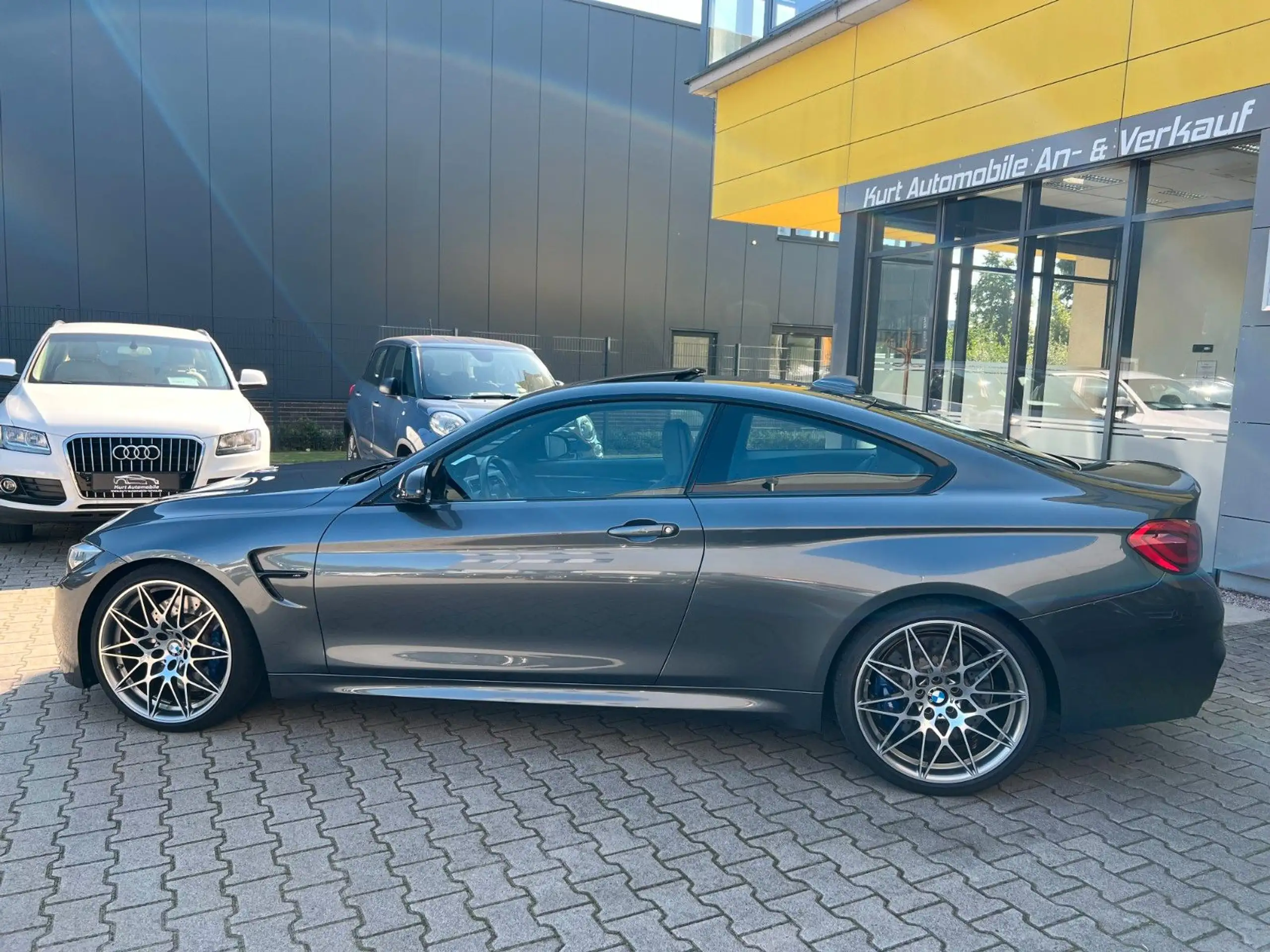 BMW - M4