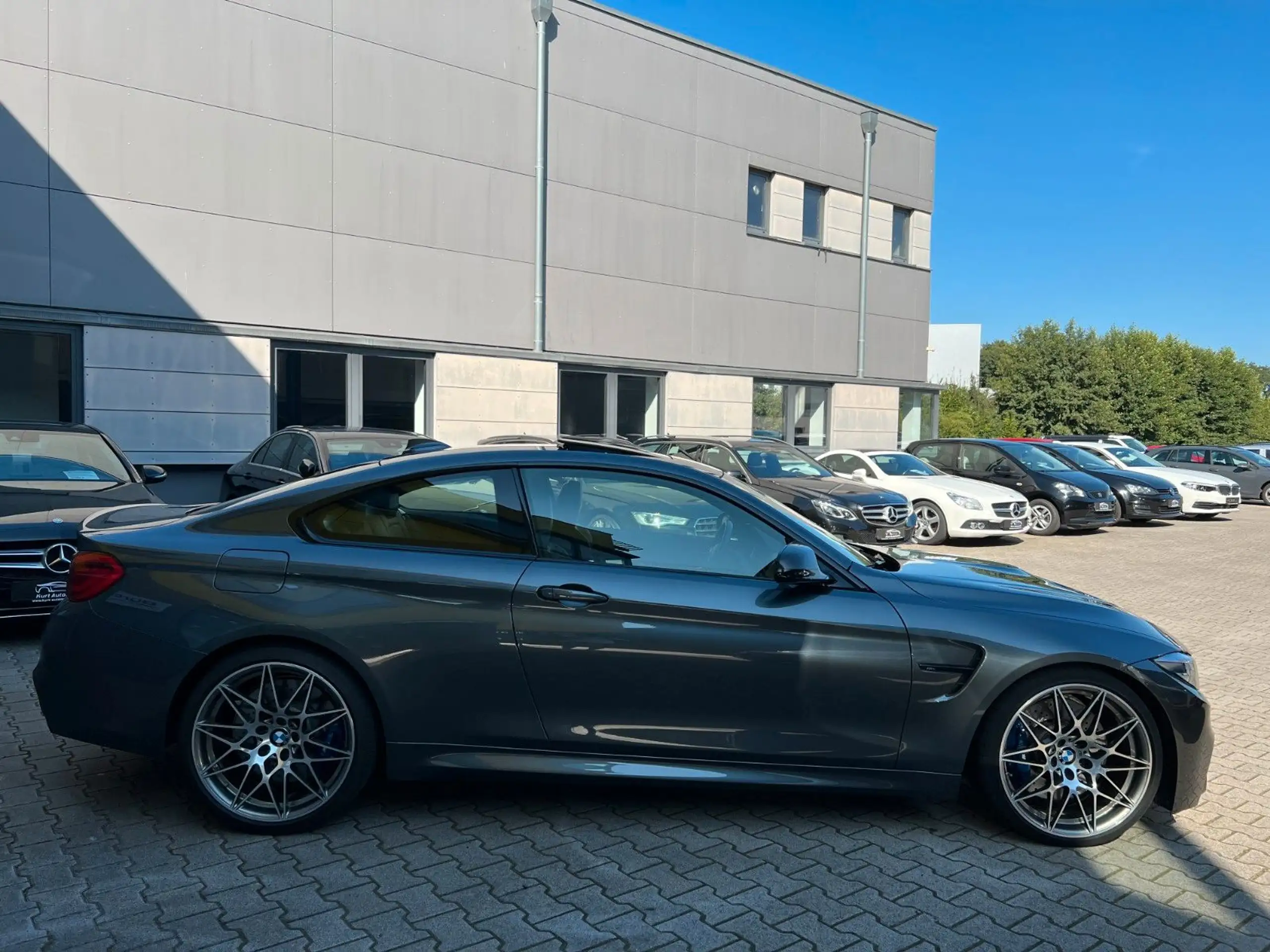 BMW - M4