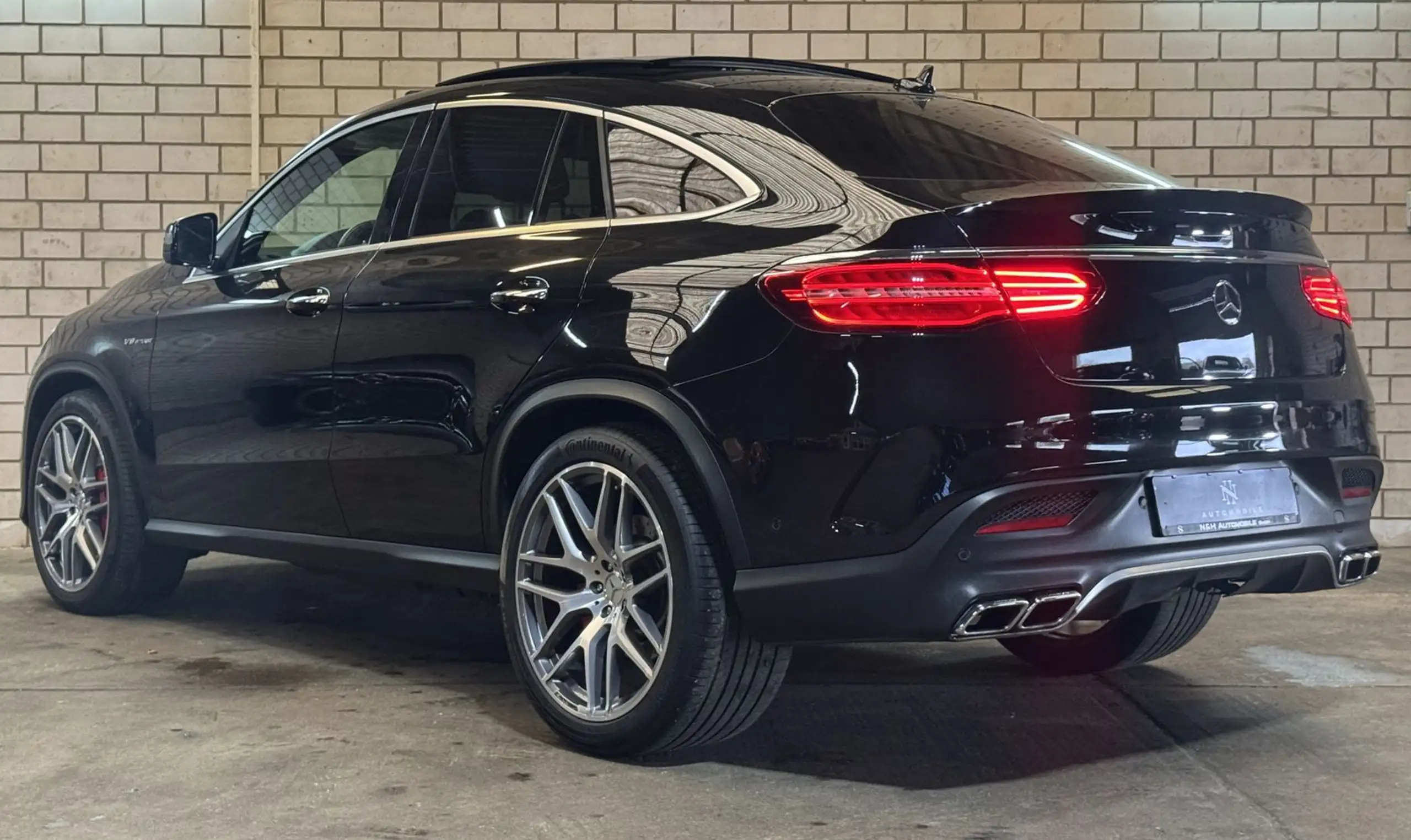 Mercedes-Benz - GLE 63 AMG