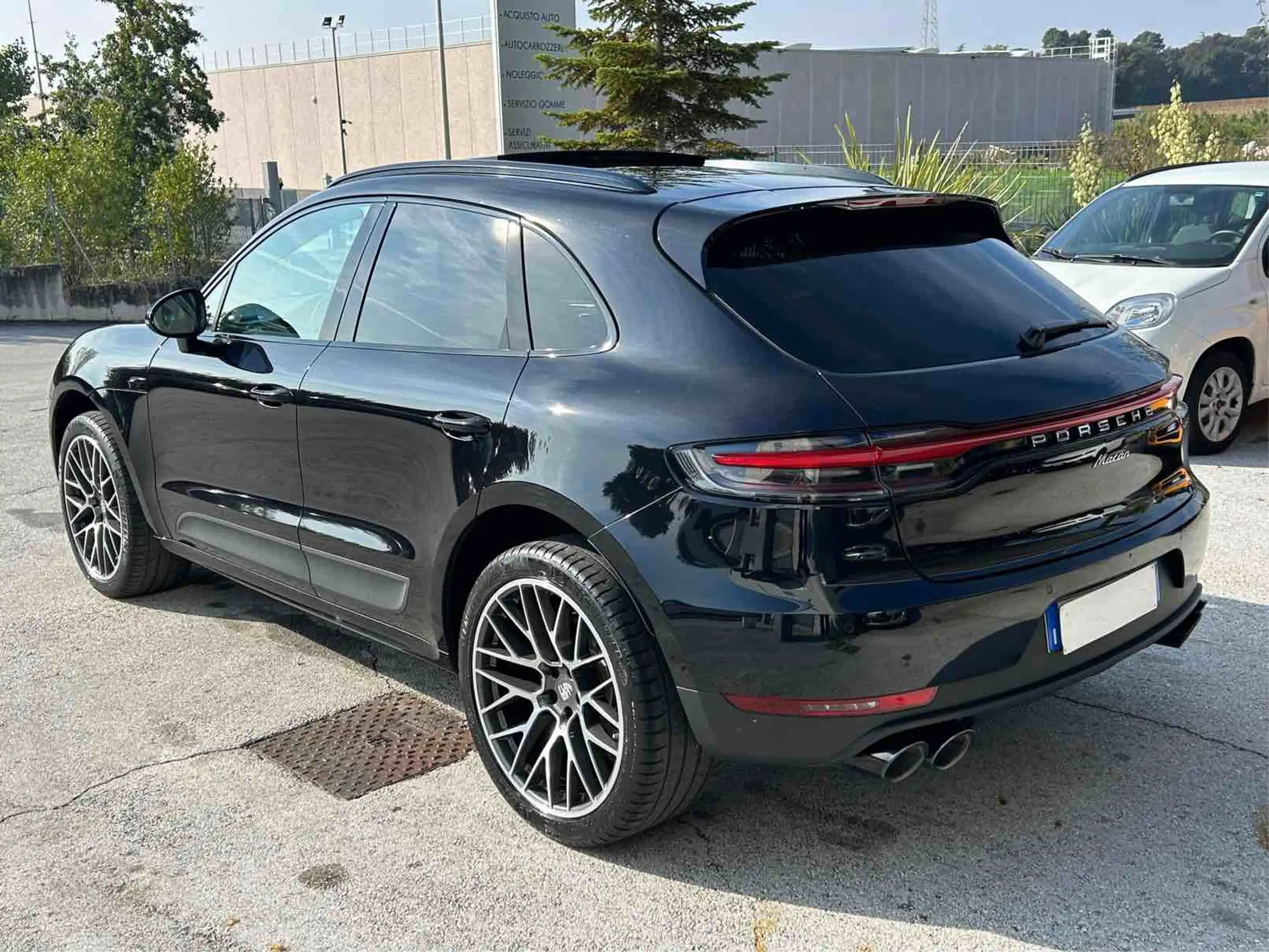 Porsche - Macan