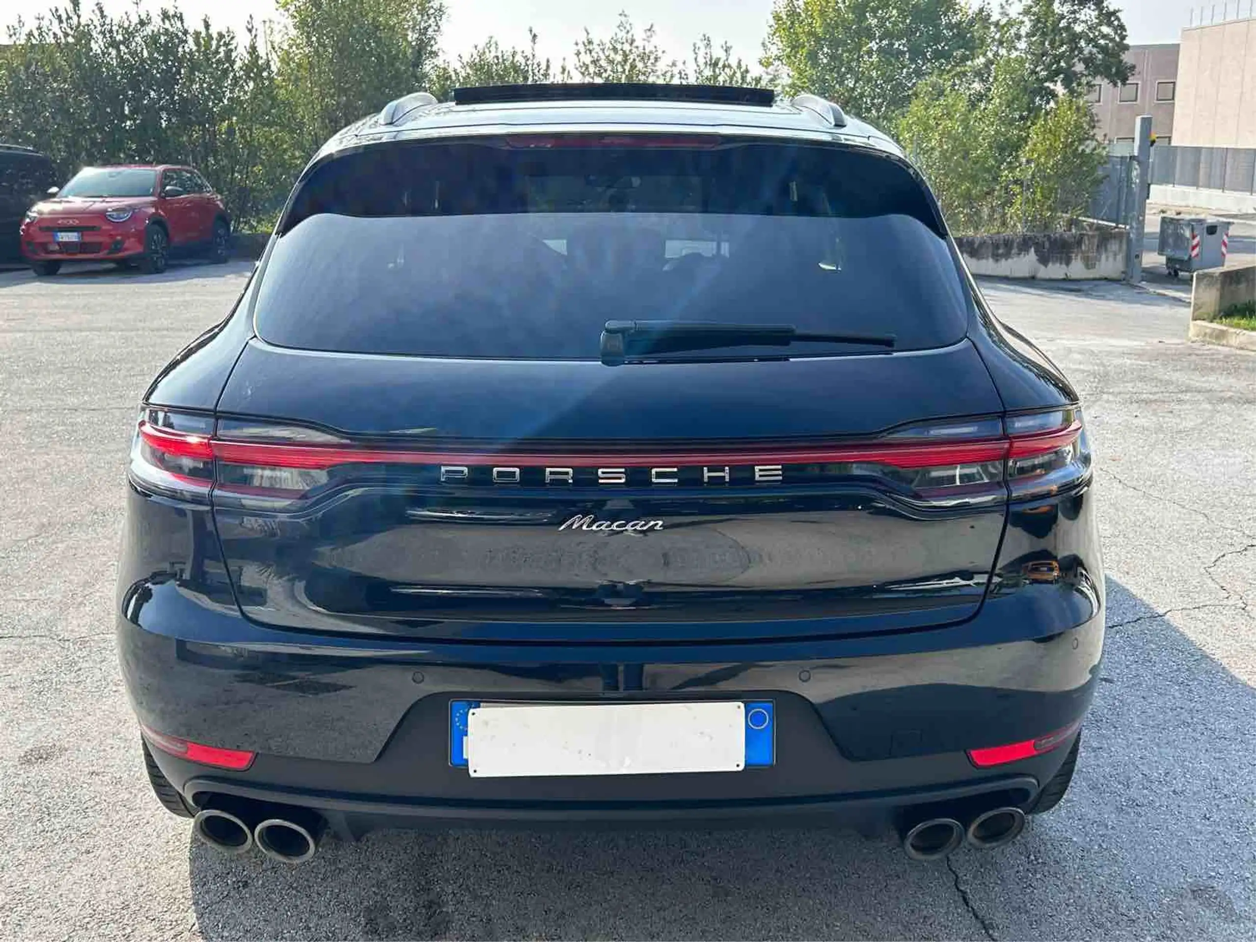 Porsche - Macan