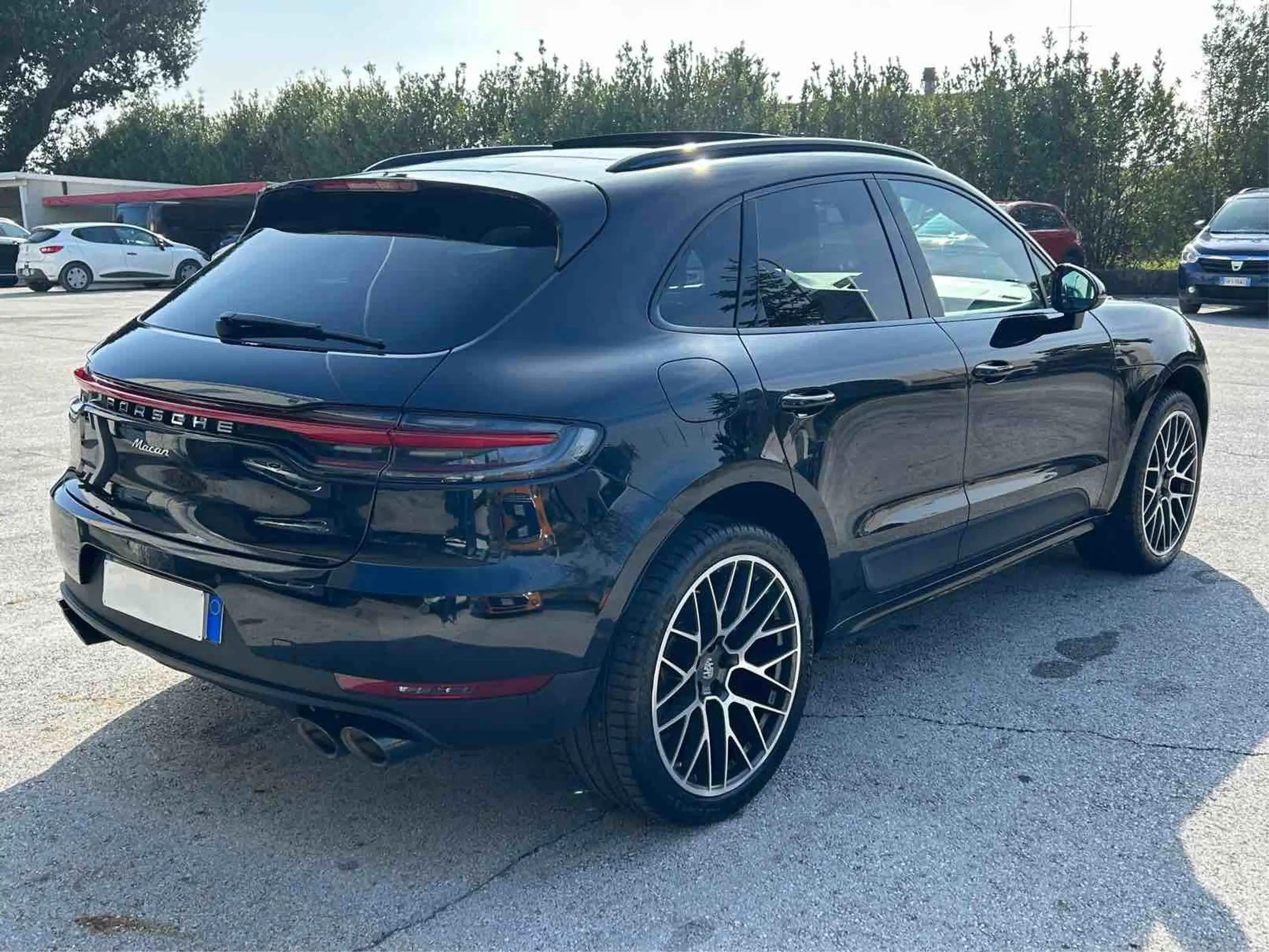 Porsche - Macan