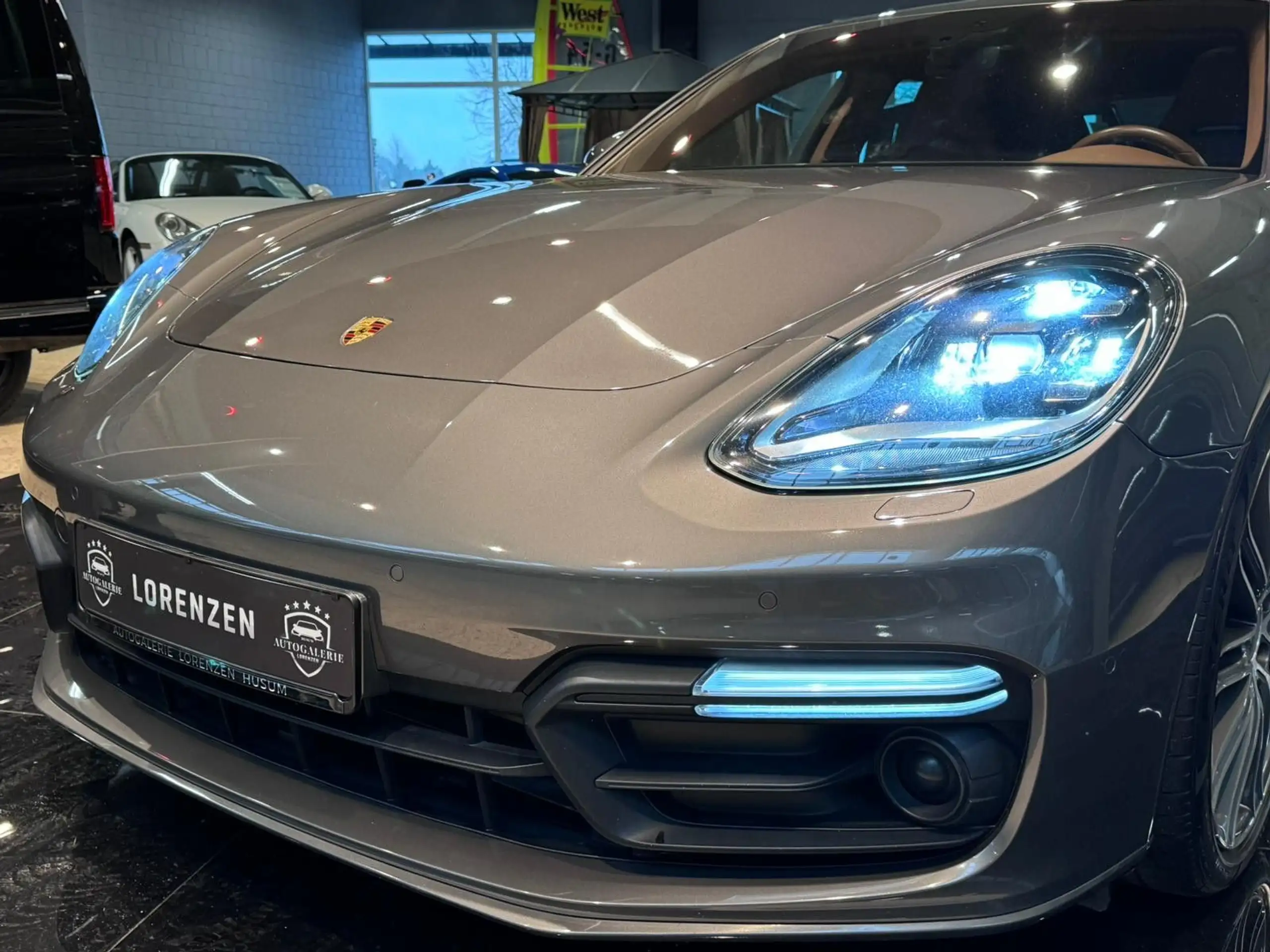 Porsche - Panamera