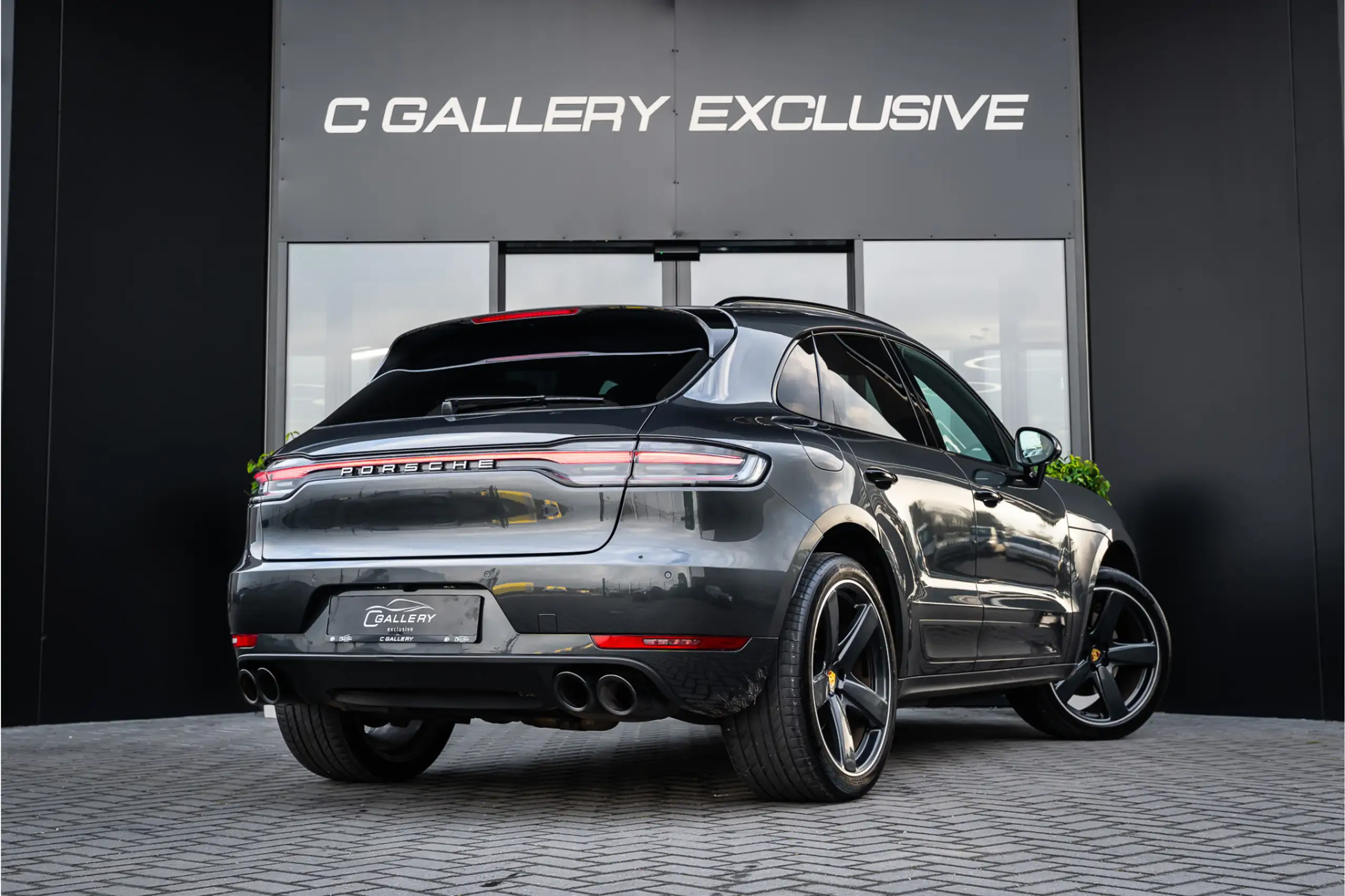 Porsche - Macan