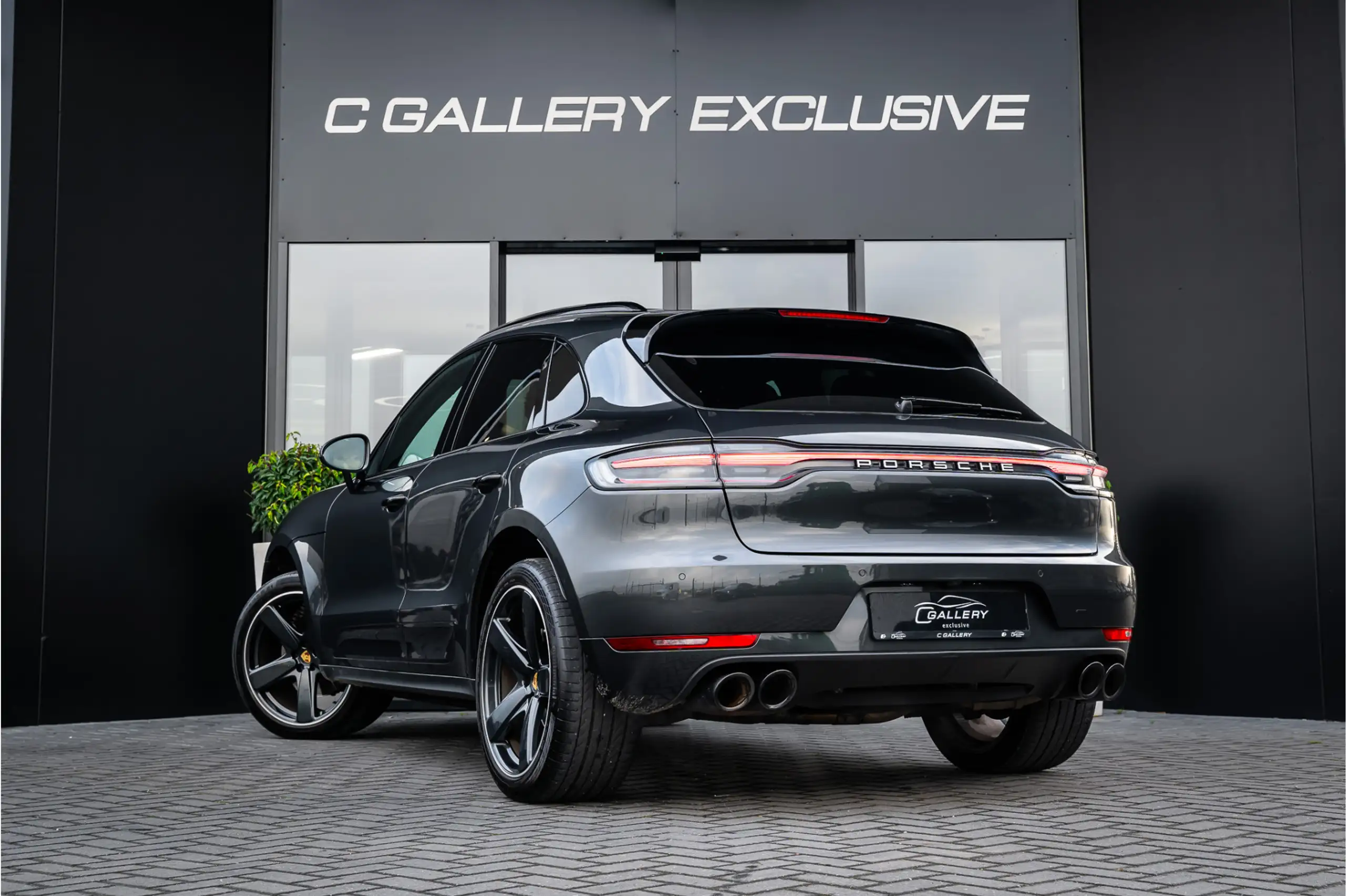 Porsche - Macan