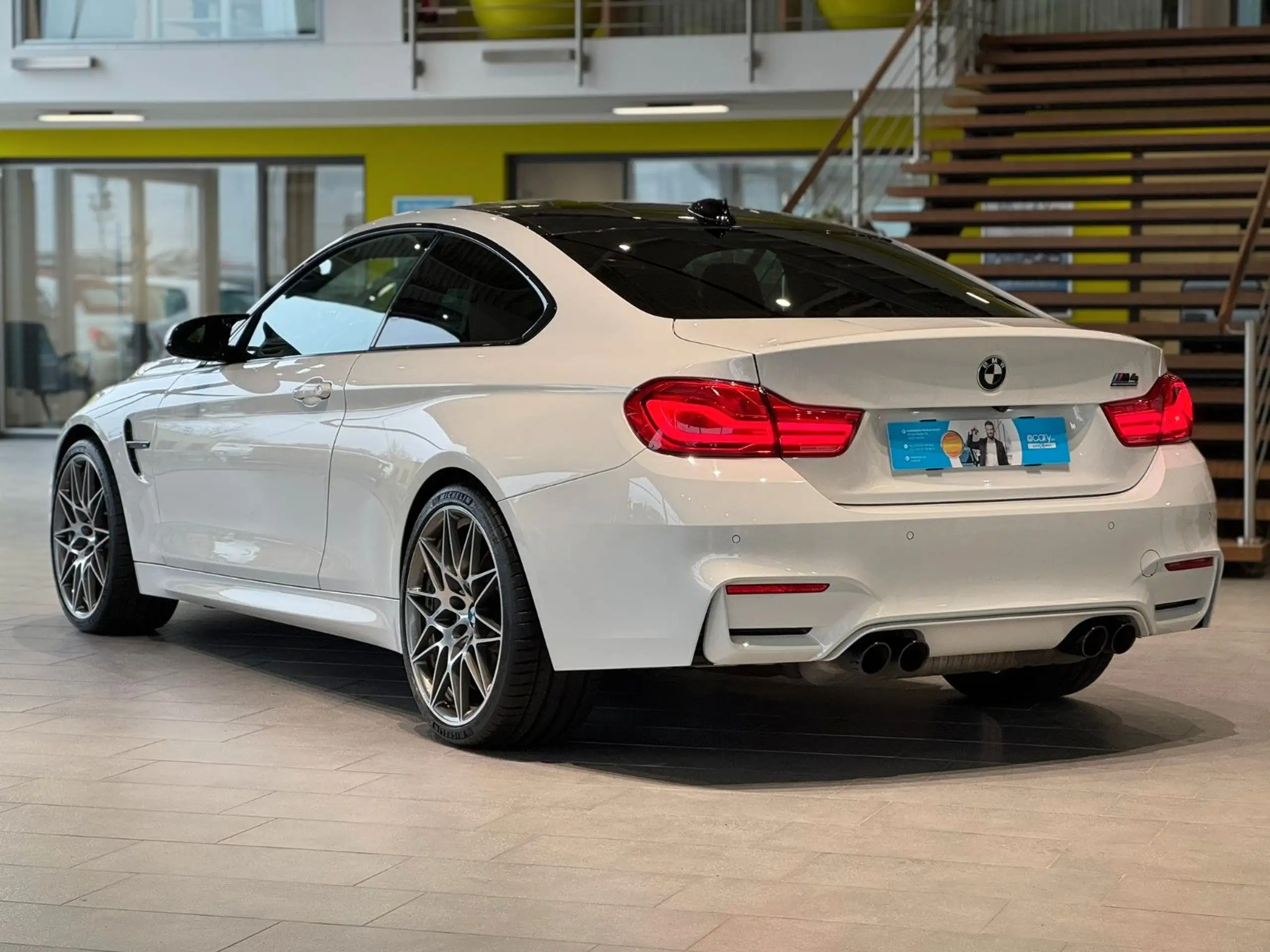 BMW - M4