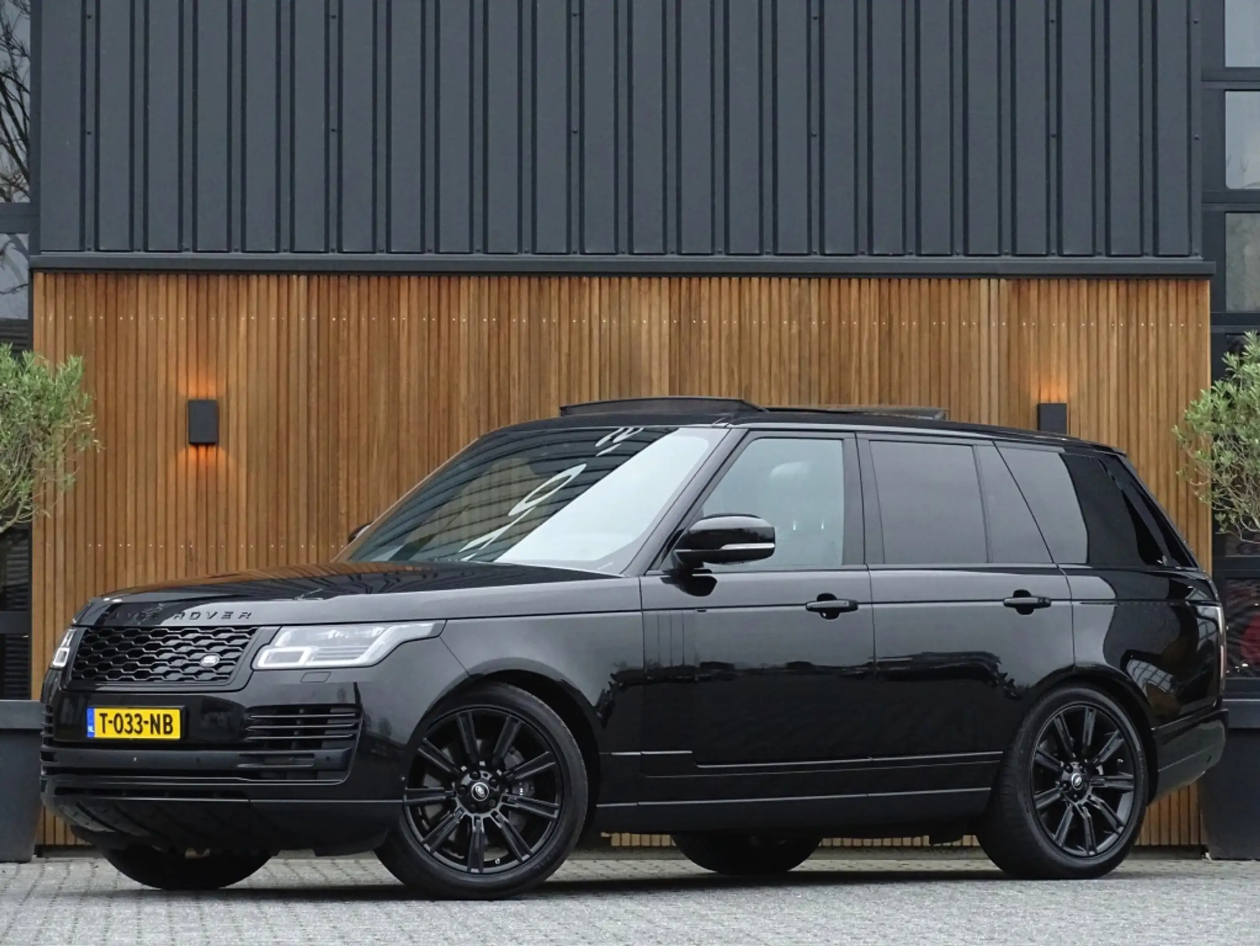 Land Rover - Range Rover