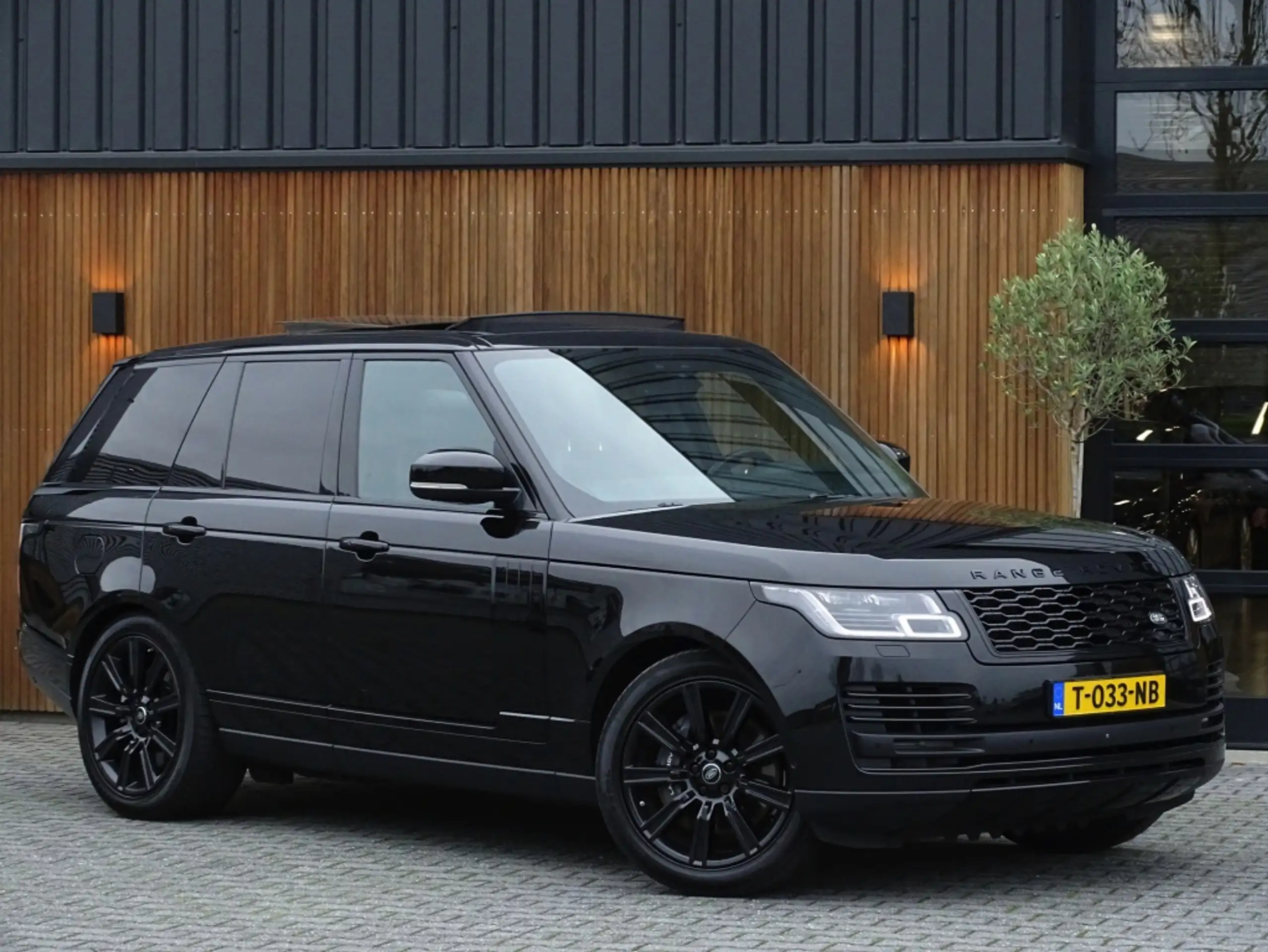 Land Rover - Range Rover