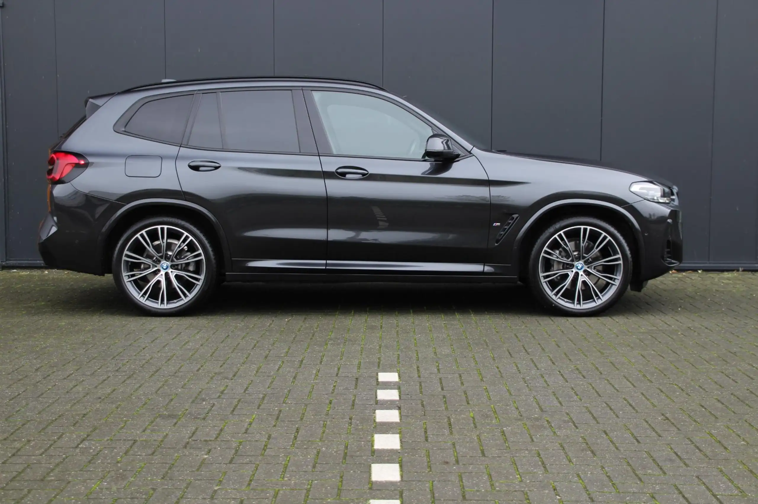 BMW - X3