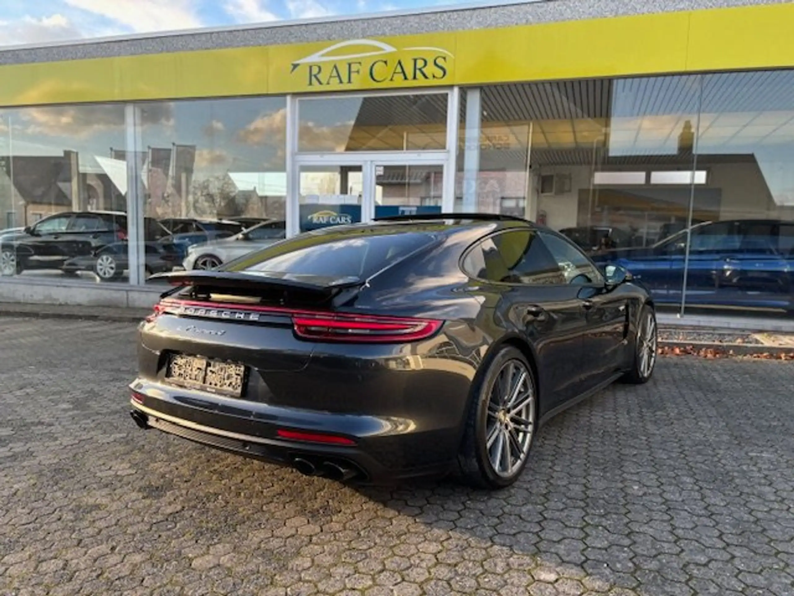 Porsche - Panamera