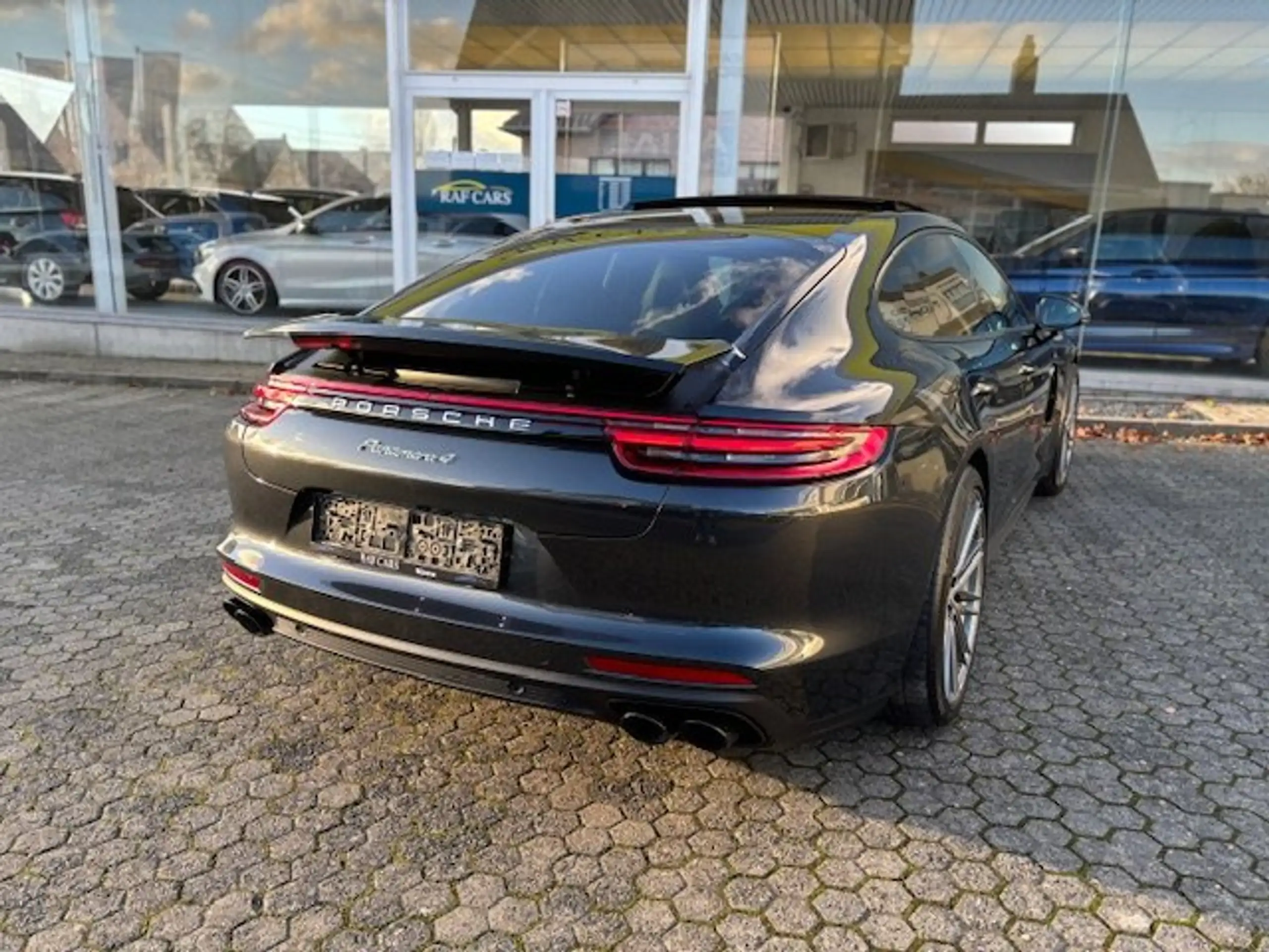 Porsche - Panamera