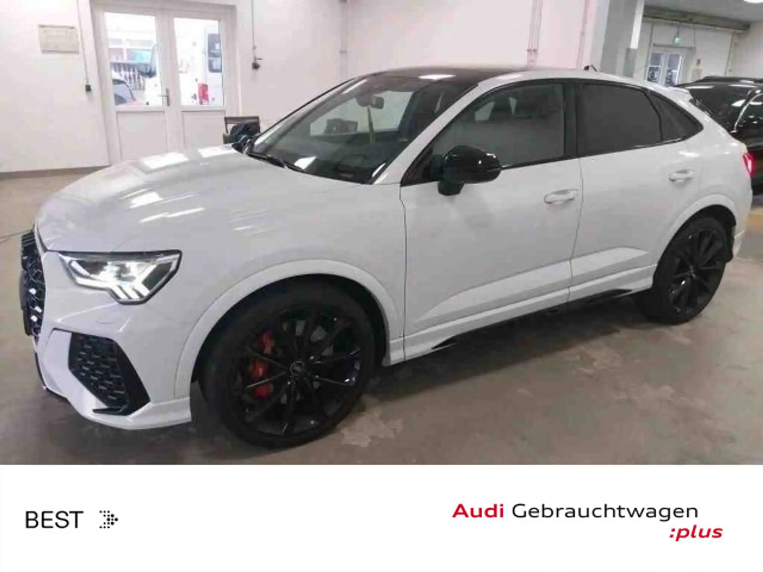 Audi - RS Q3