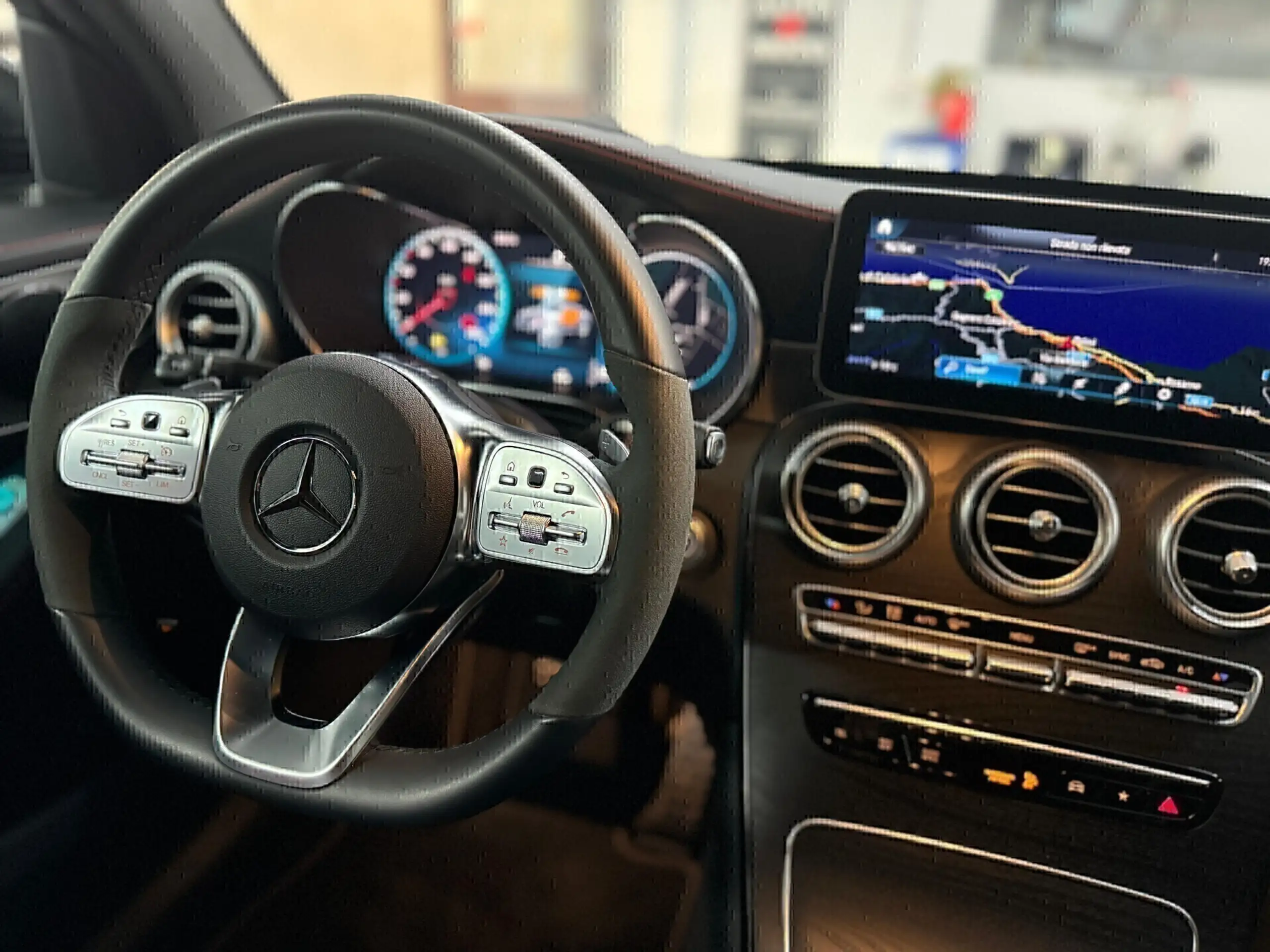 Mercedes-Benz - GLC 300