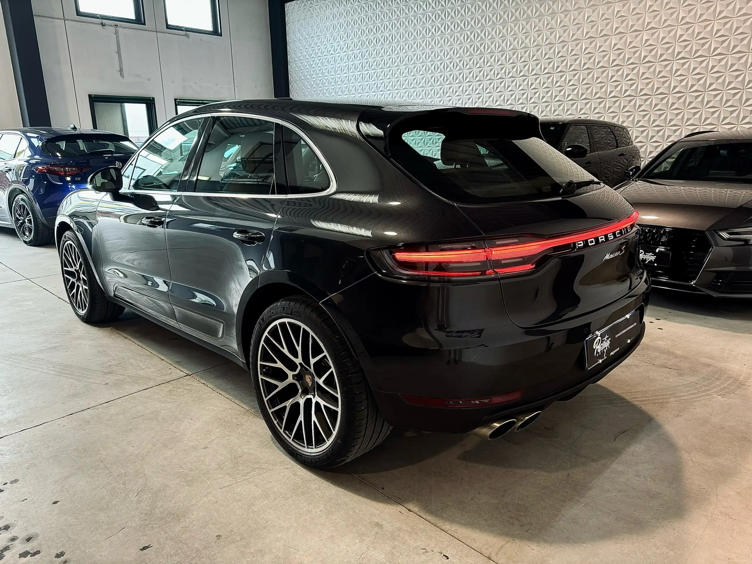 Porsche - Macan