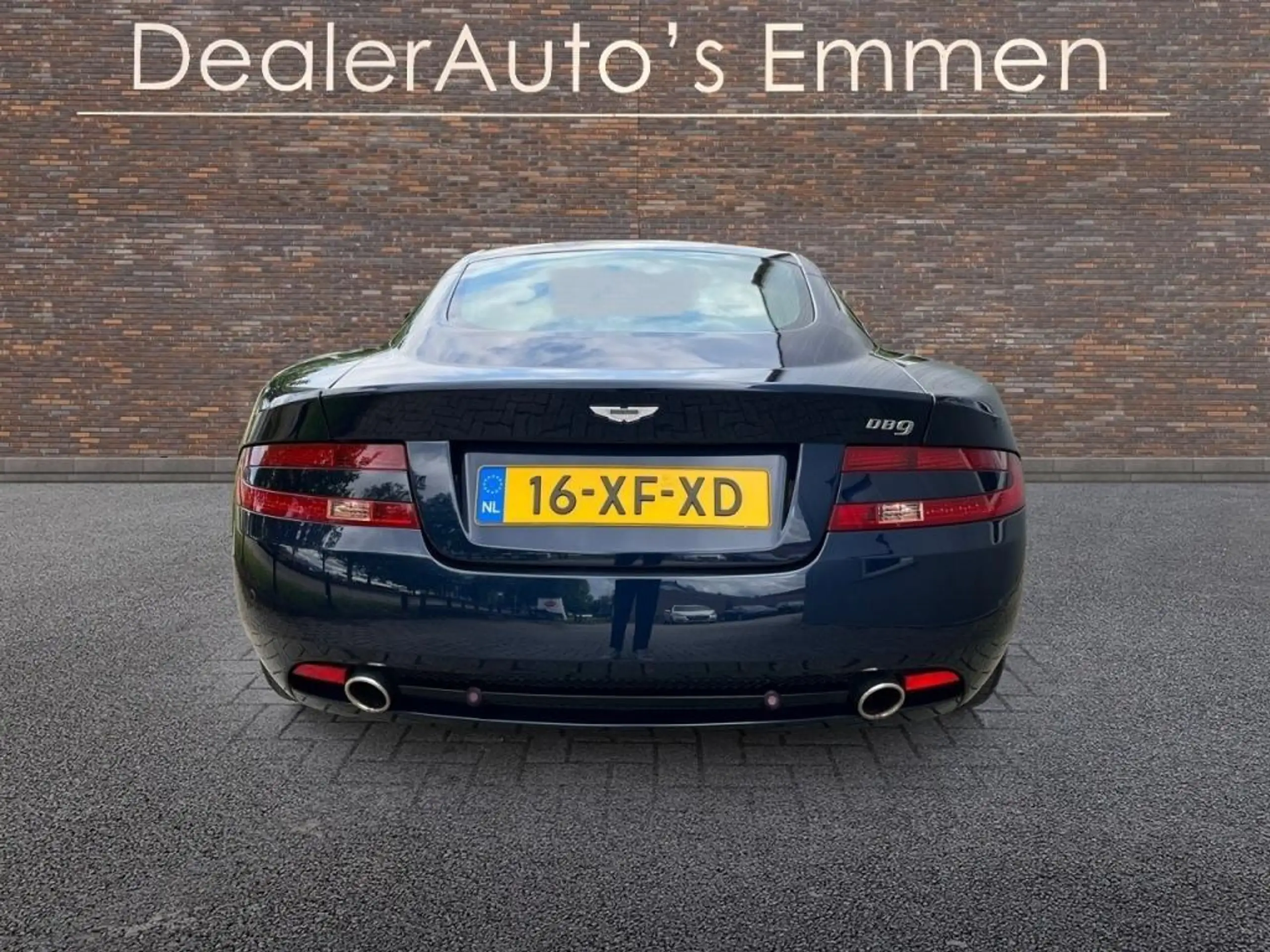 Aston Martin - DB9