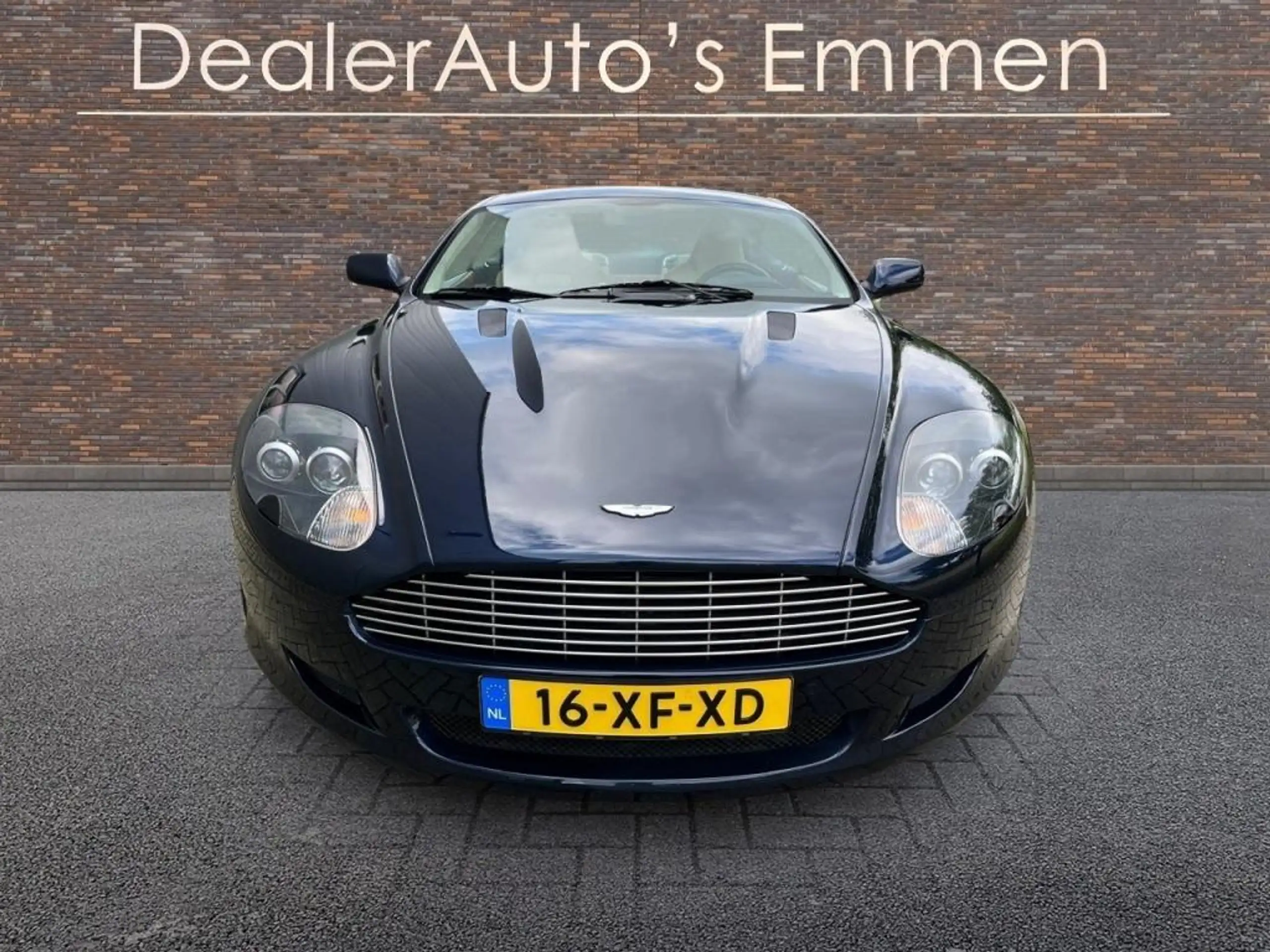 Aston Martin - DB9