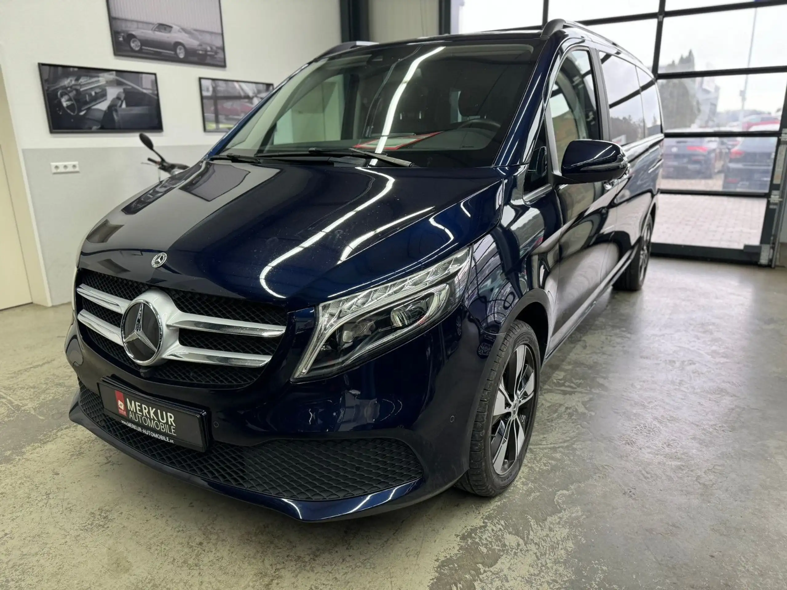 Mercedes-Benz - V 300