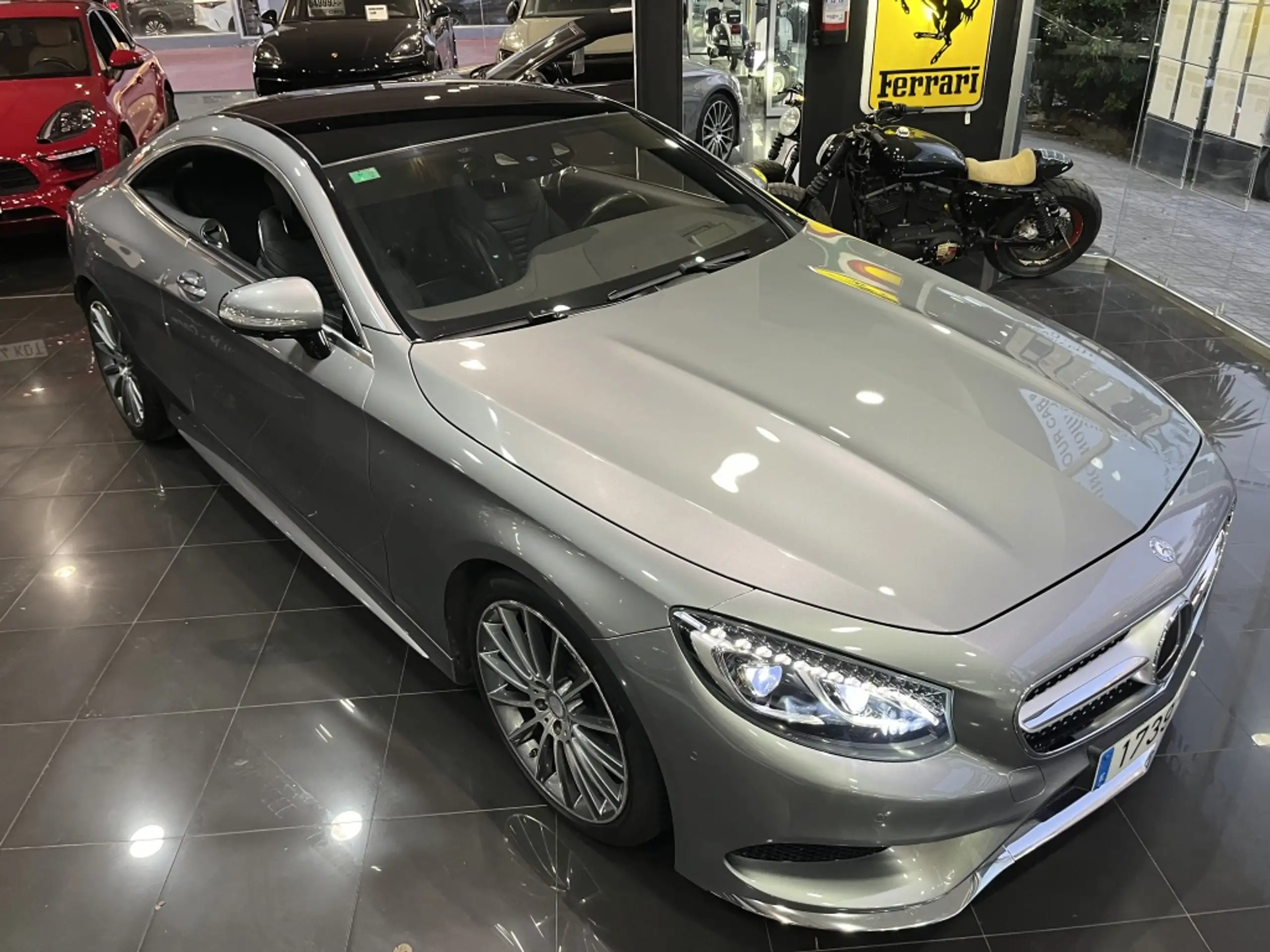 Mercedes-Benz - S 500