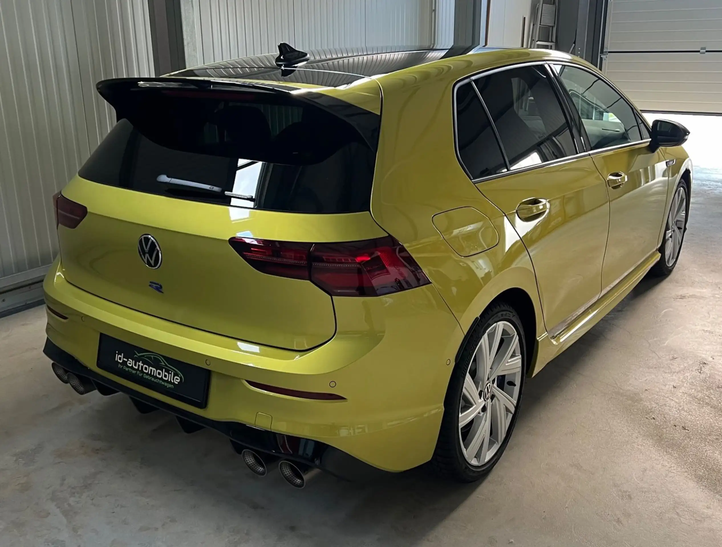 Volkswagen - Golf