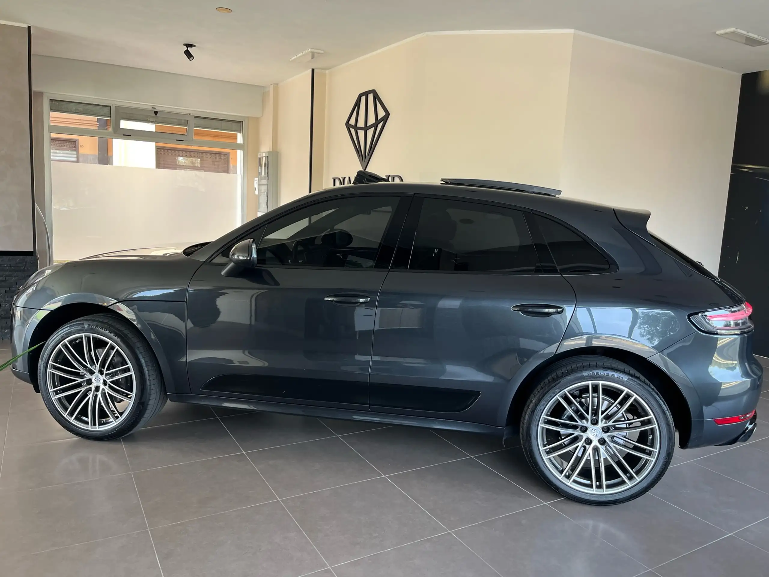 Porsche - Macan