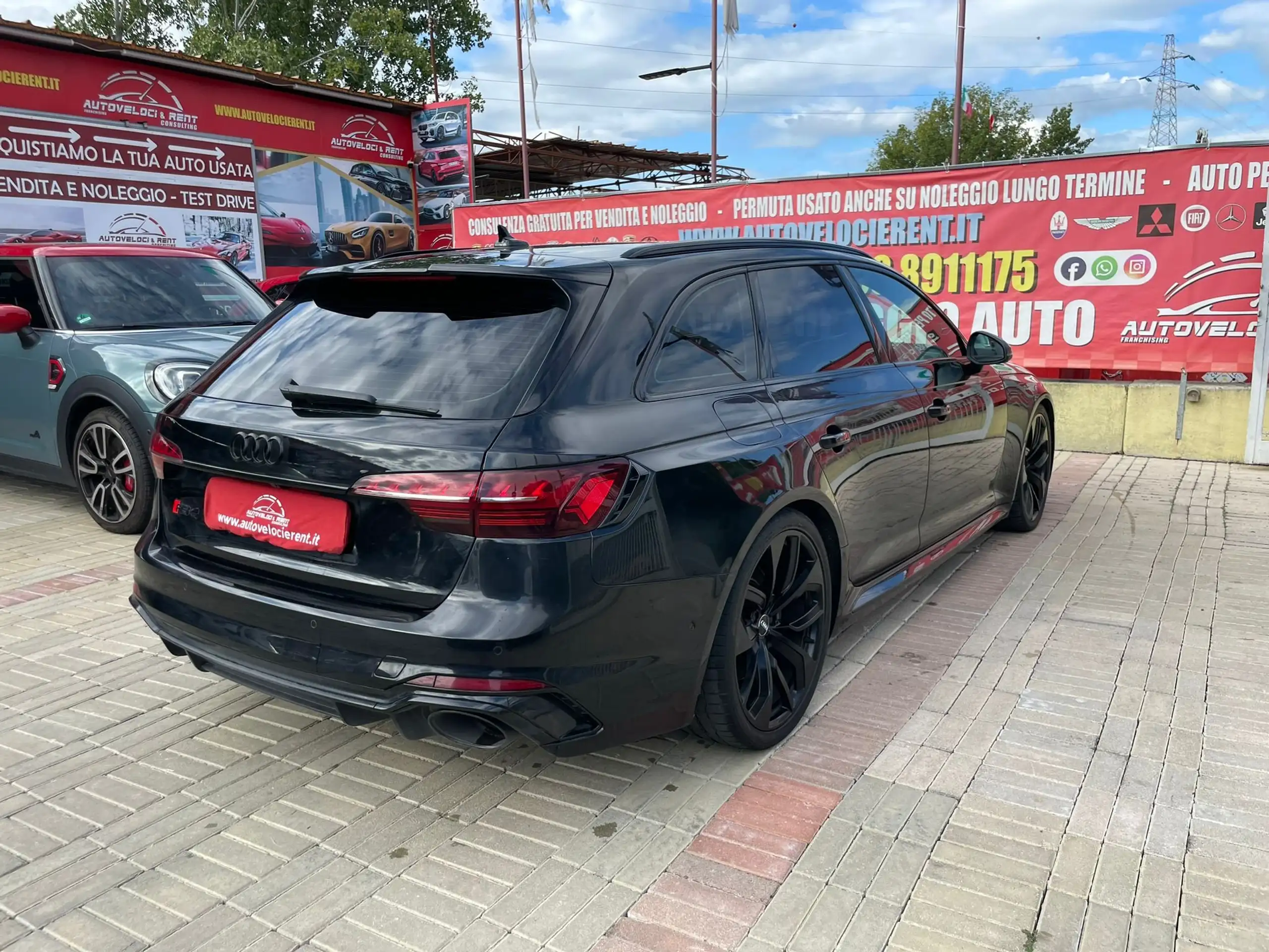 Audi - RS4