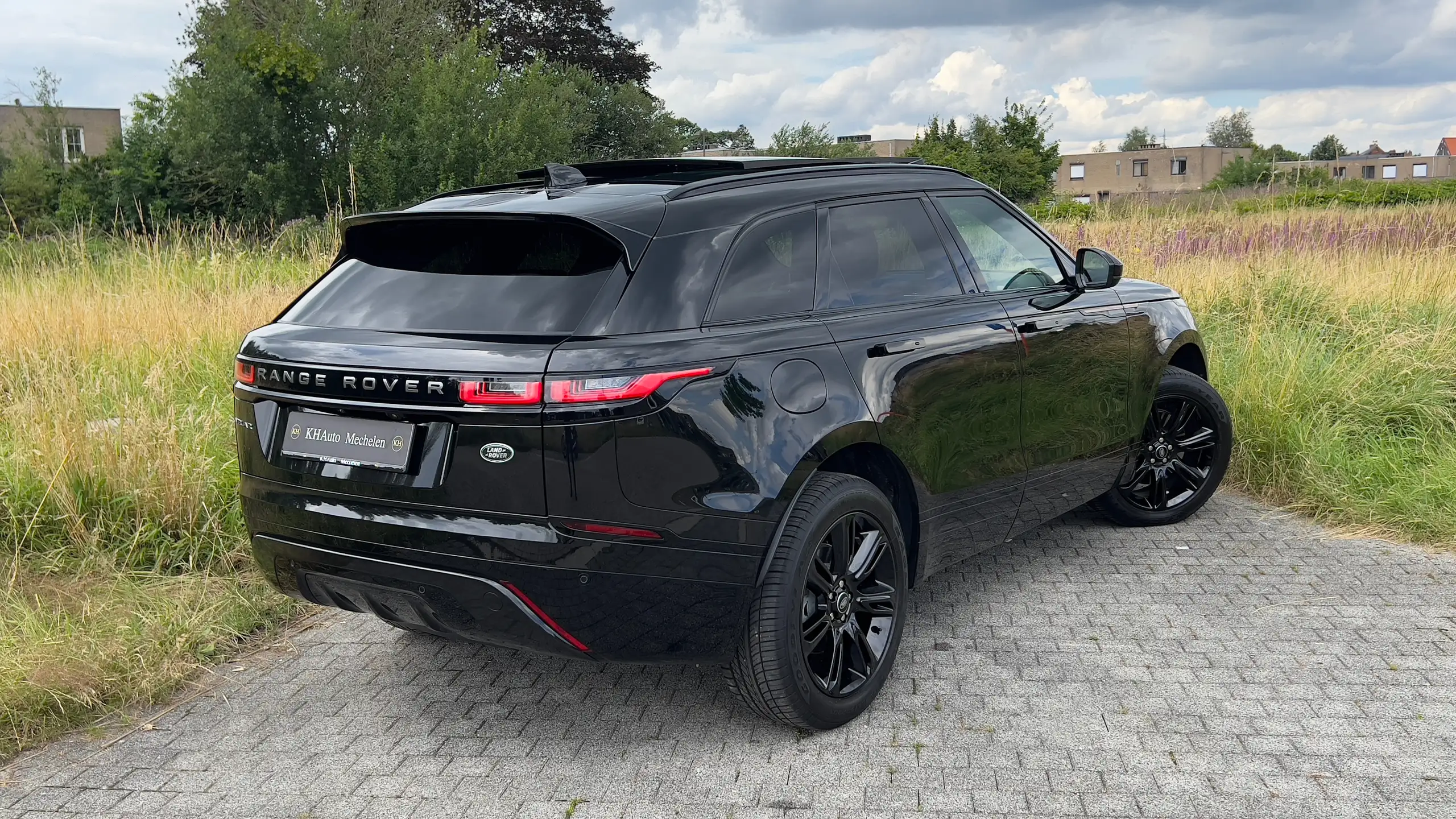 Land Rover - Range Rover Velar