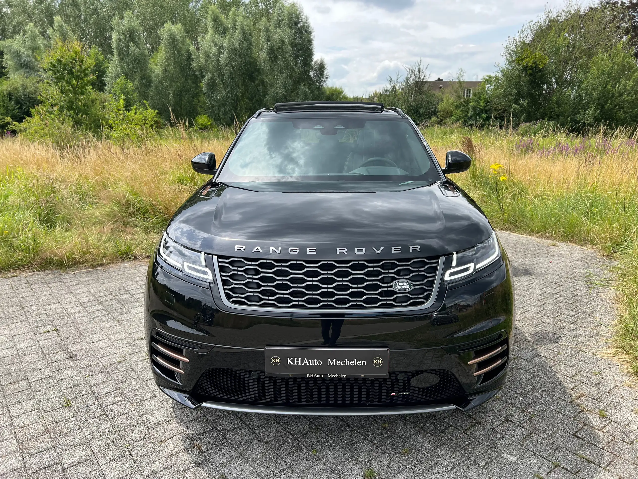 Land Rover - Range Rover Velar