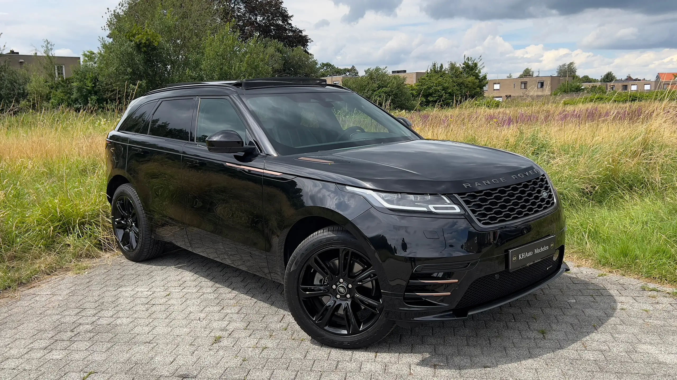 Land Rover - Range Rover Velar