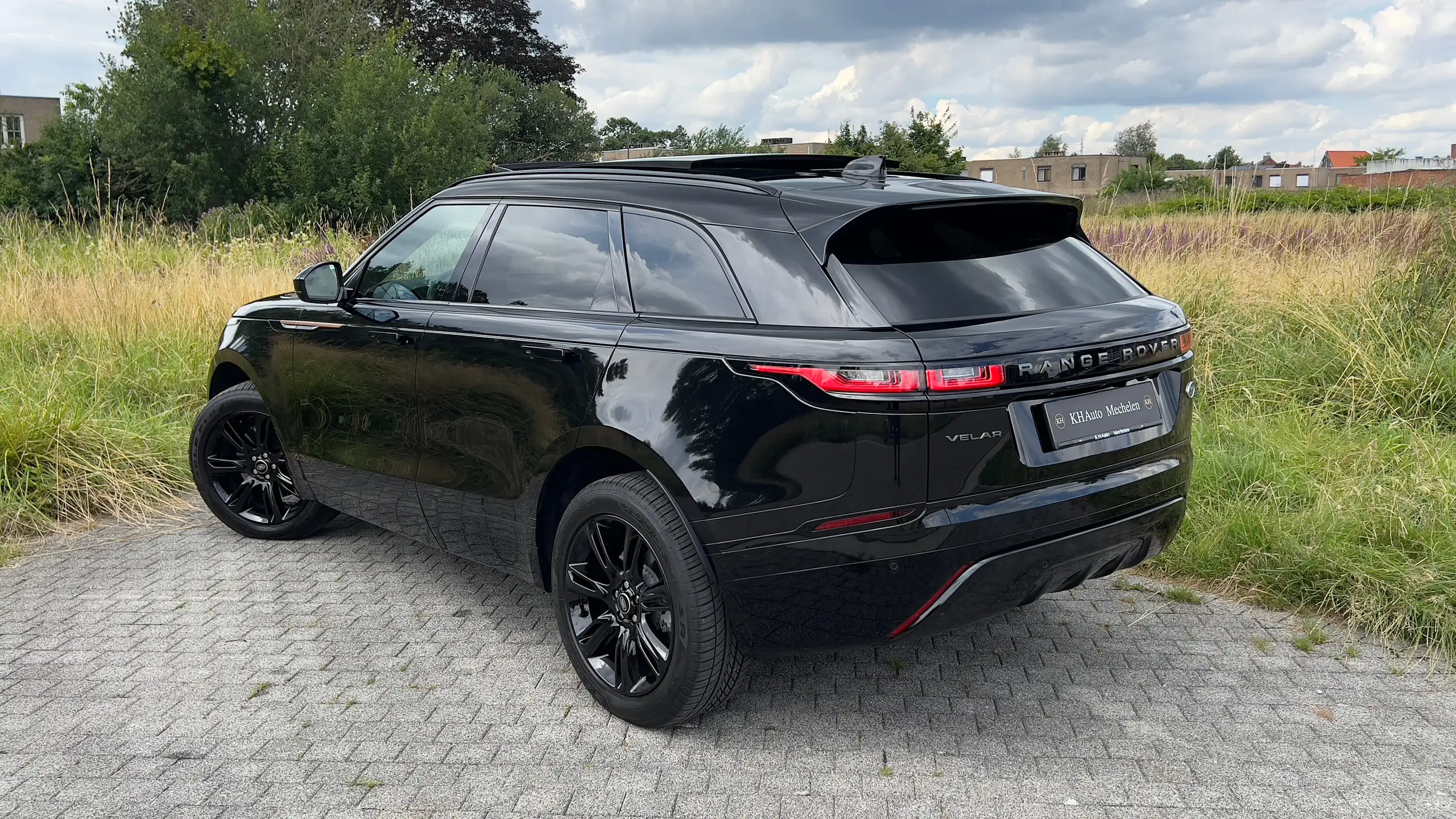 Land Rover - Range Rover Velar