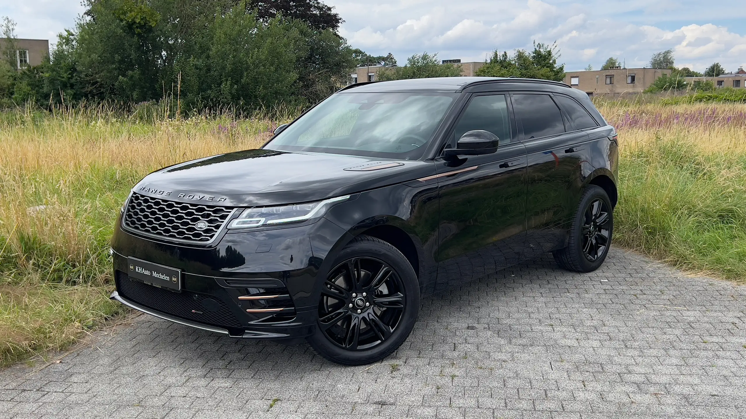 Land Rover - Range Rover Velar