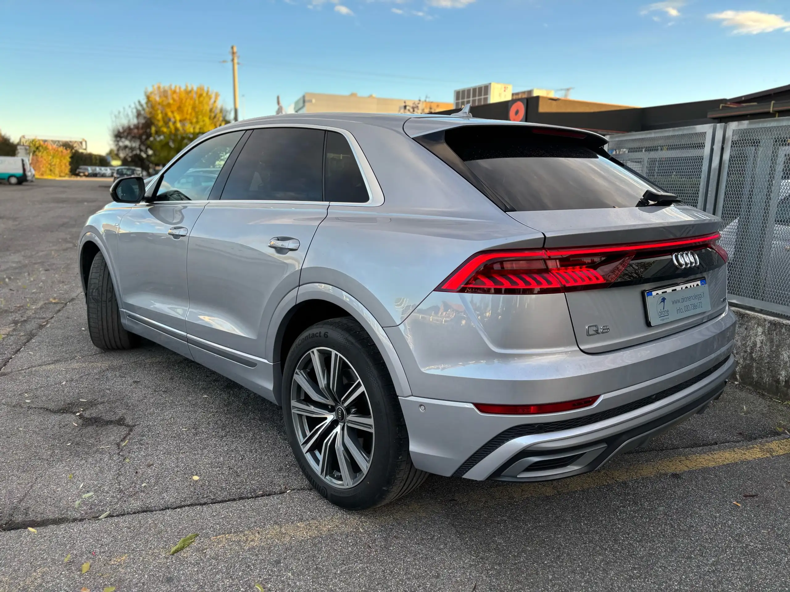 Audi - Q8