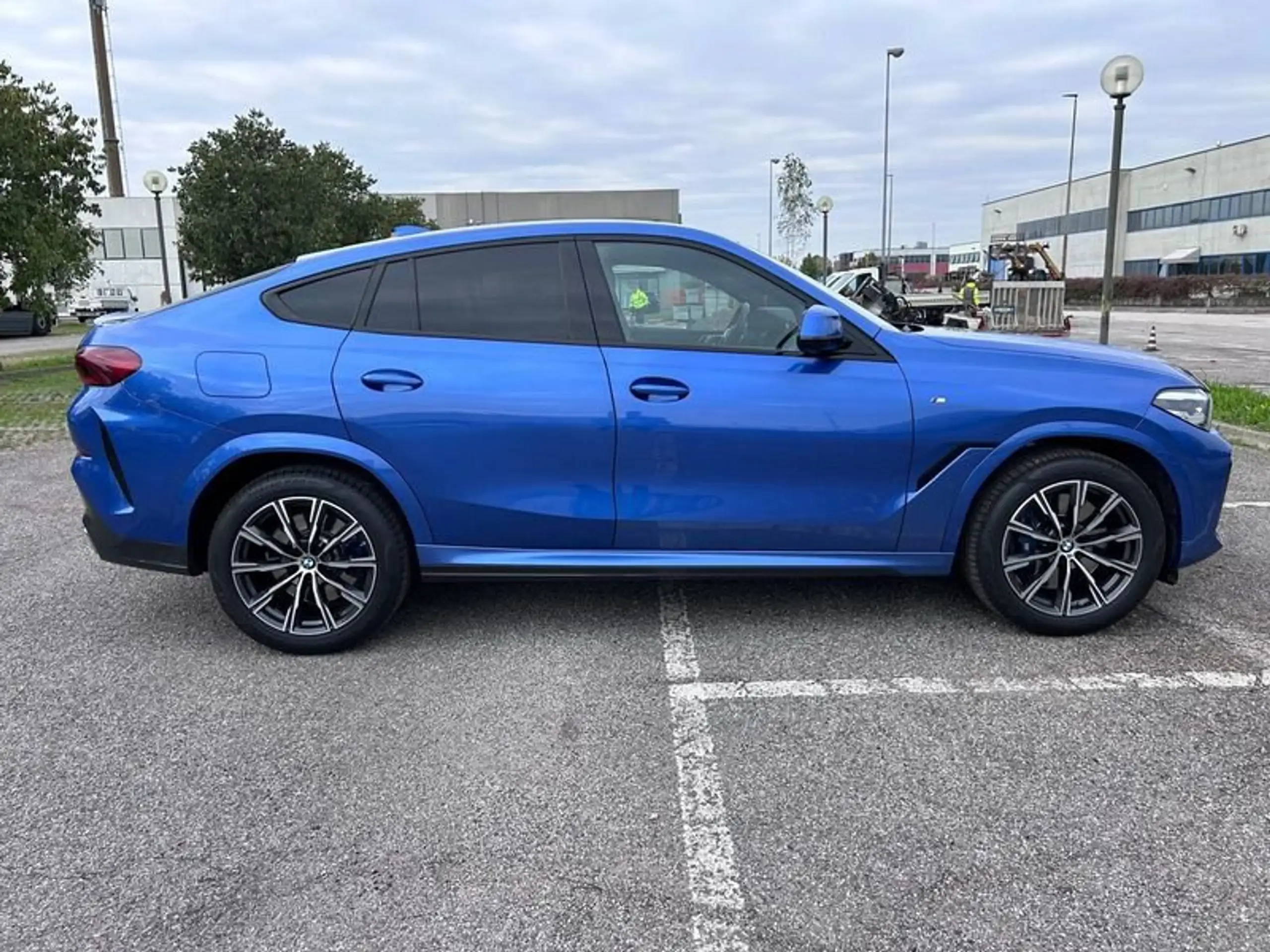 BMW - X6