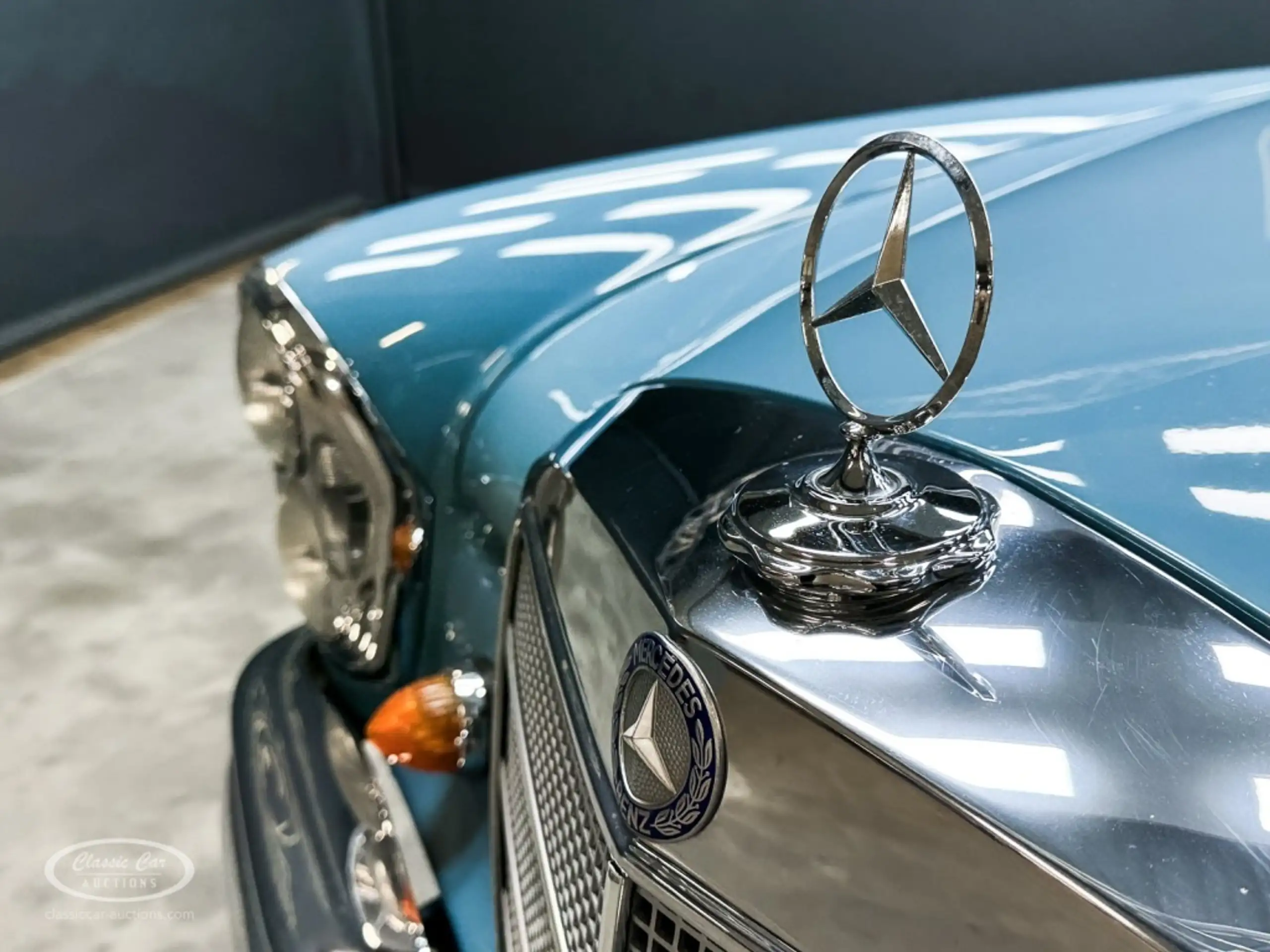 Mercedes-Benz - 250