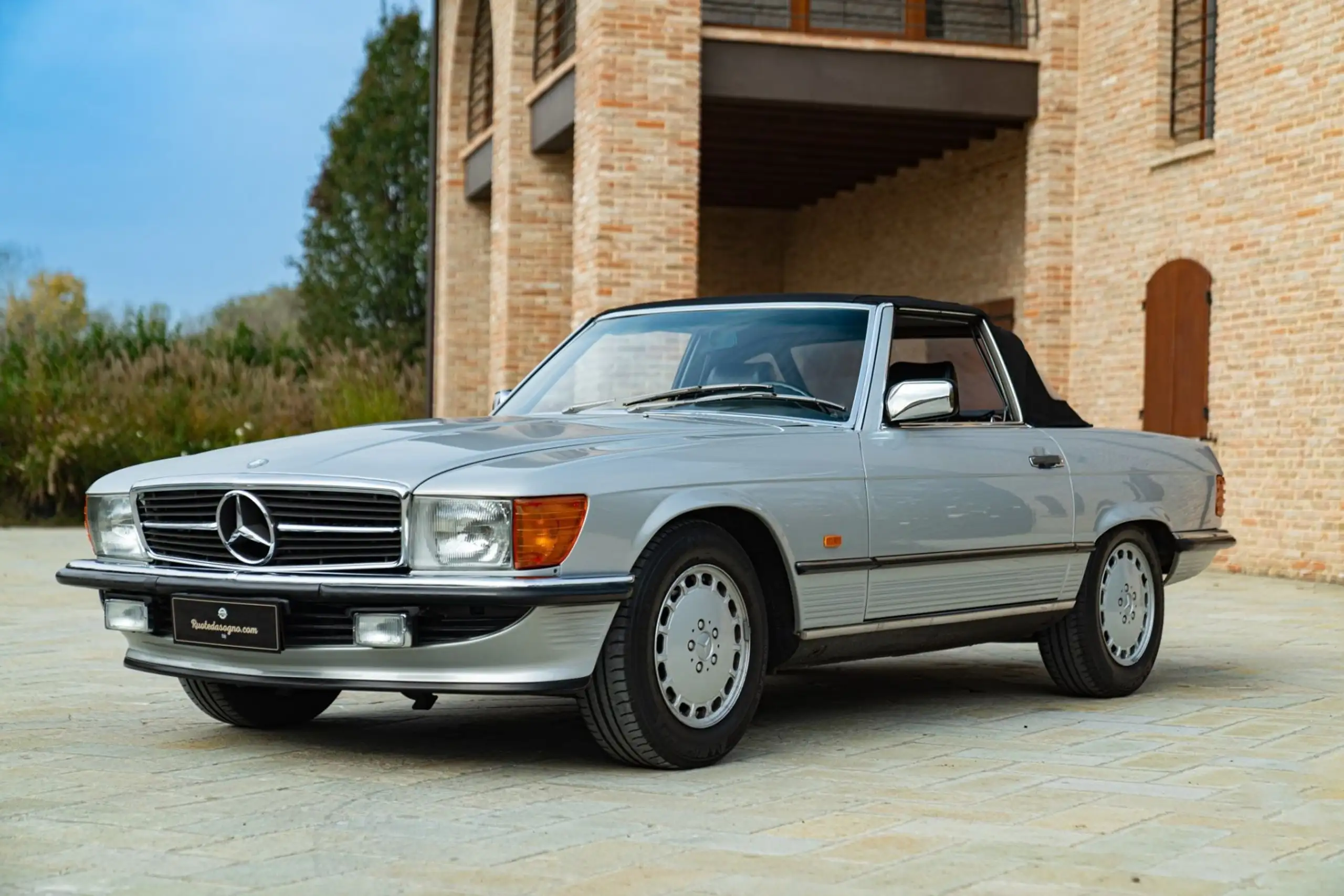 Mercedes-Benz 300 1988