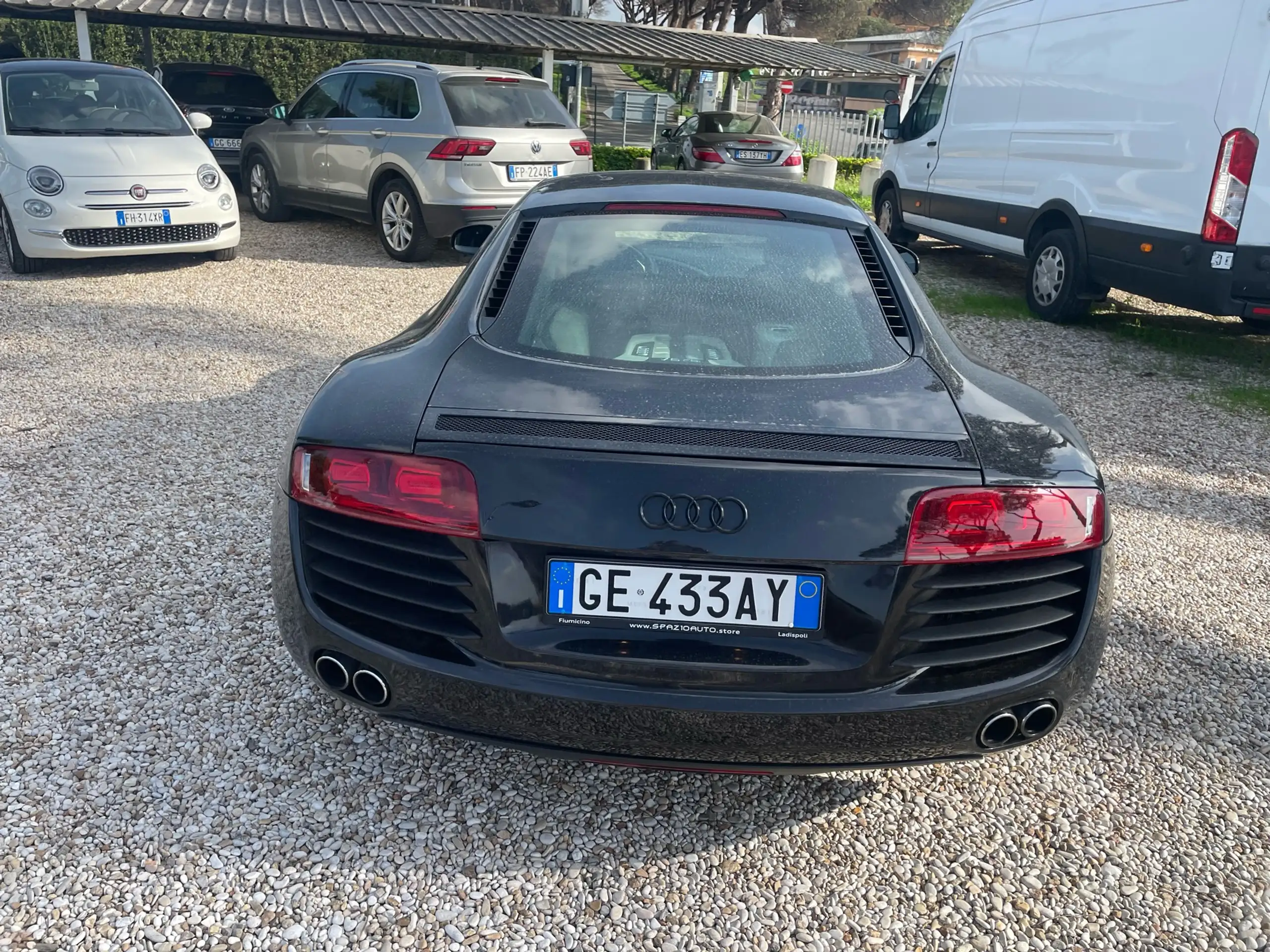 Audi - R8