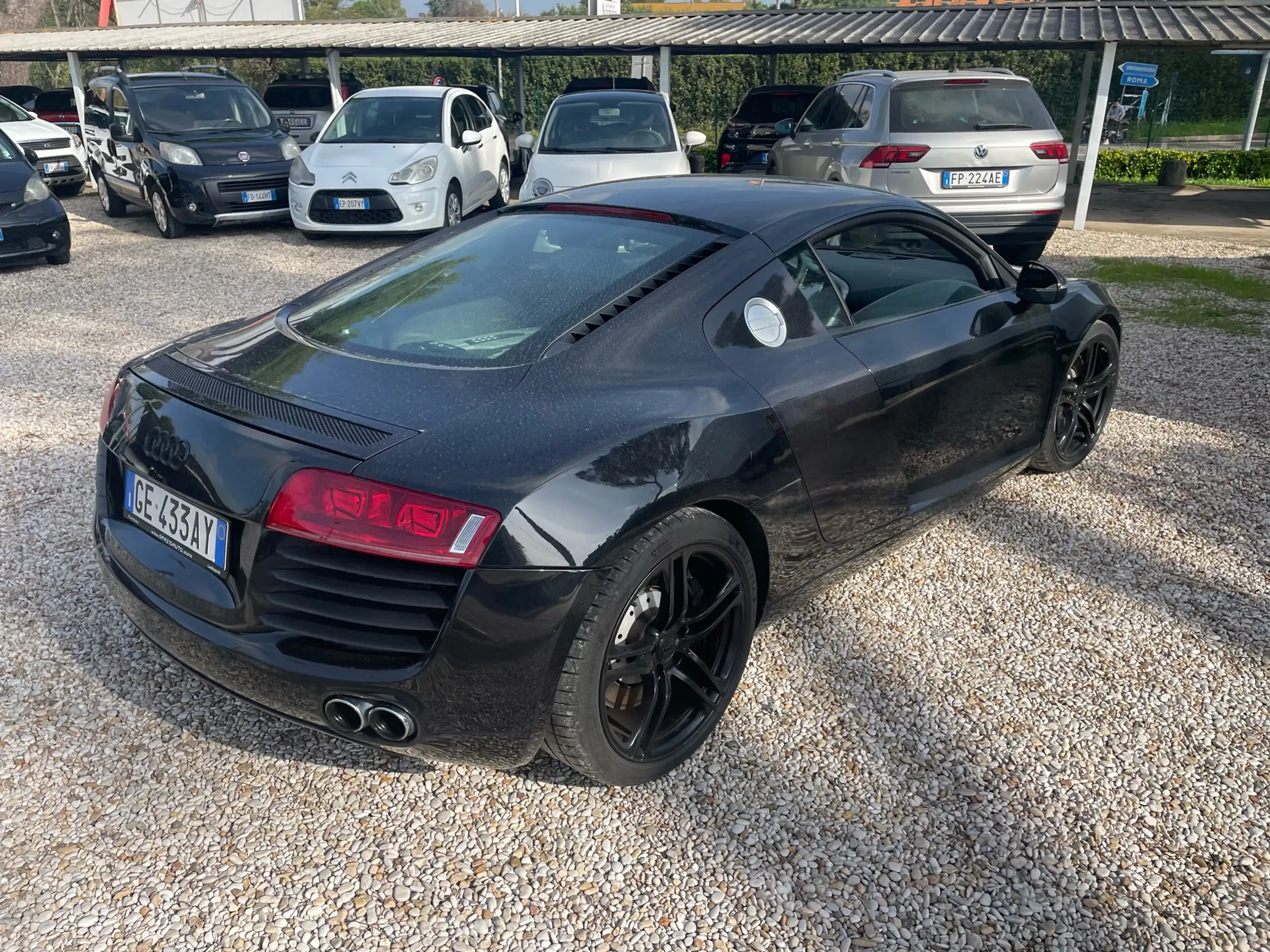 Audi - R8